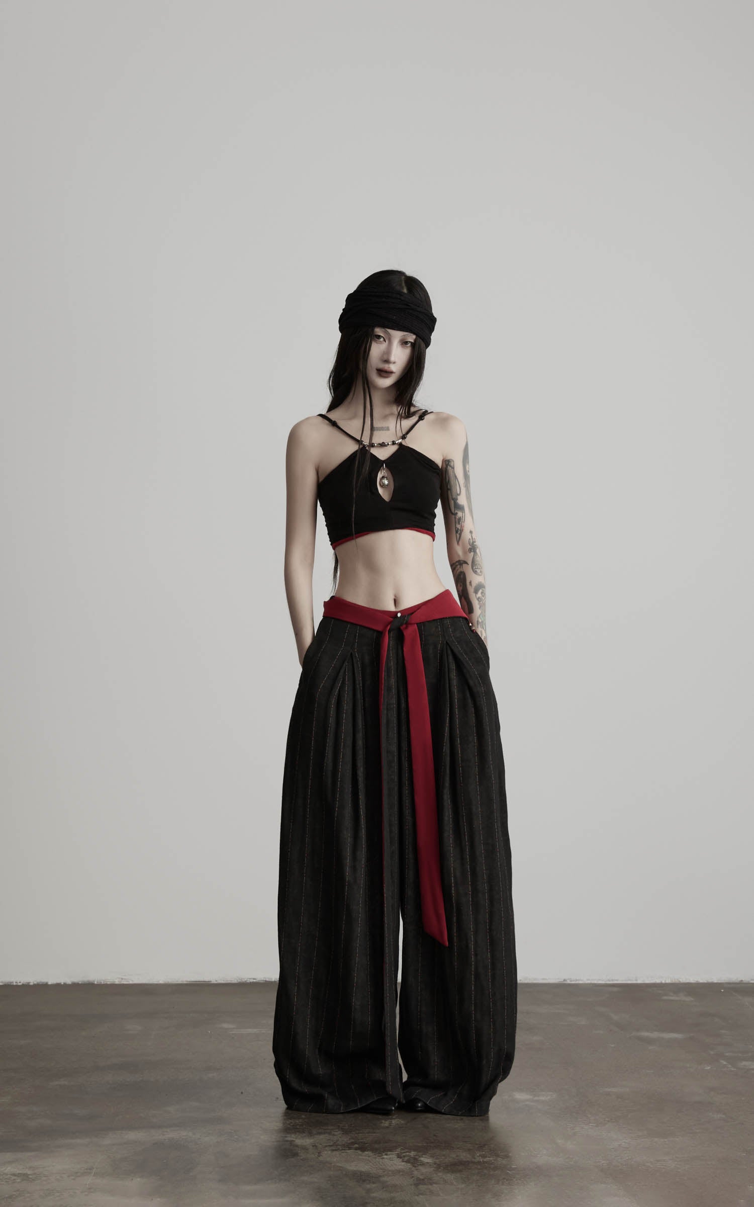 DOINDULGE Reversible Beaded Keyhole Camisole Bell Pendant Crop Top