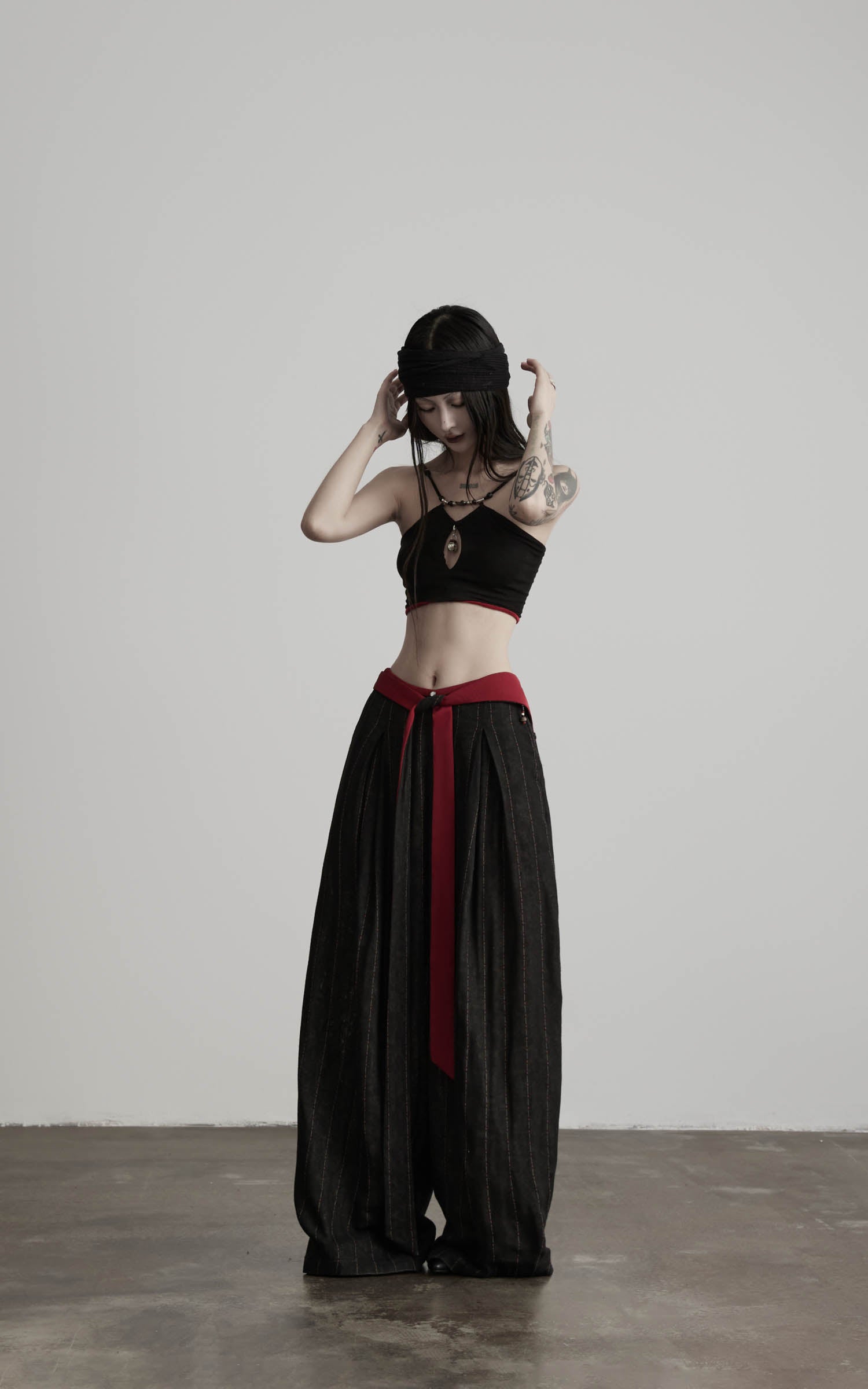 DOINDULGE Reversible Beaded Keyhole Camisole Bell Pendant Crop Top