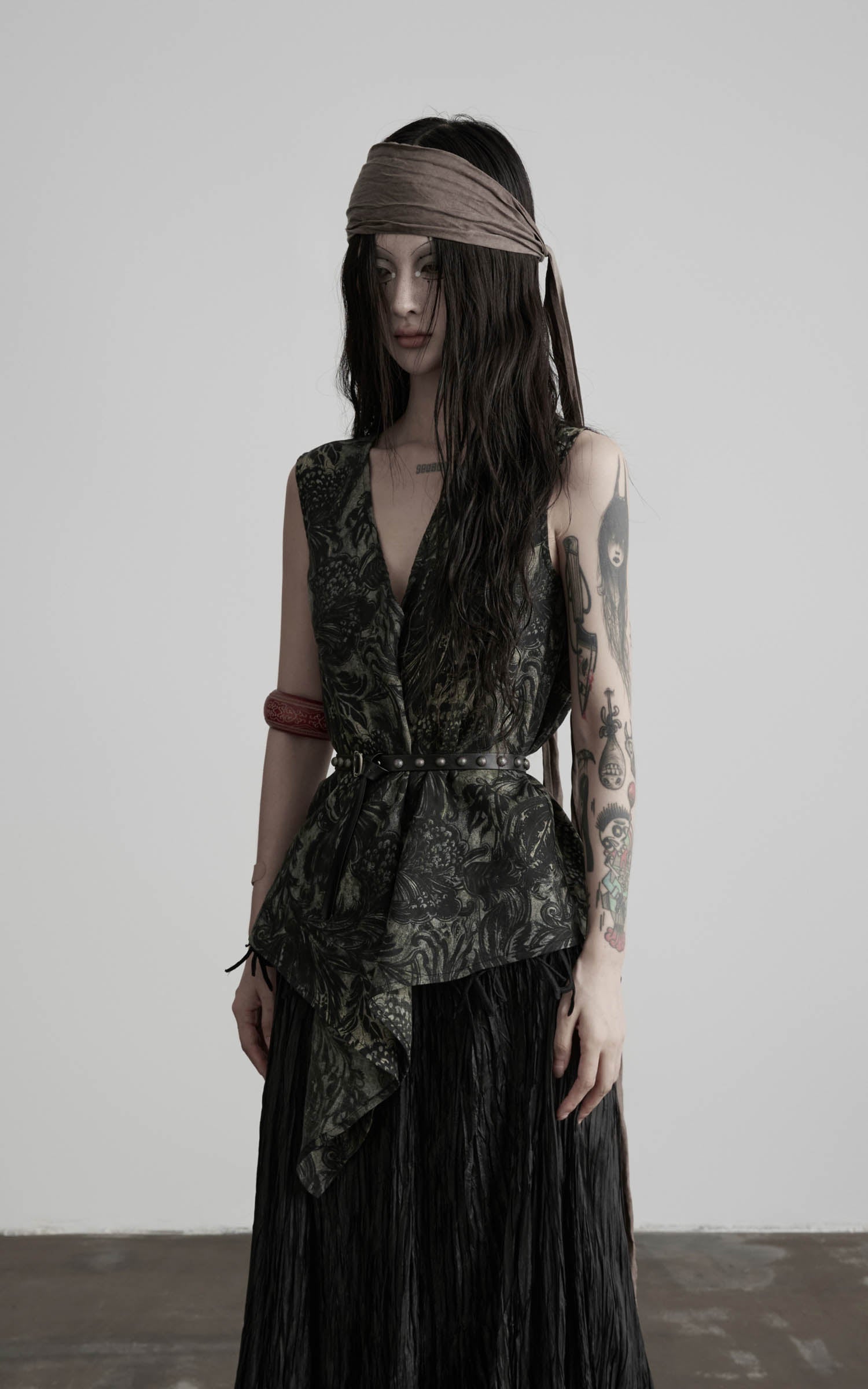 DOINDULGE Gothic Belted Waist Vest Top