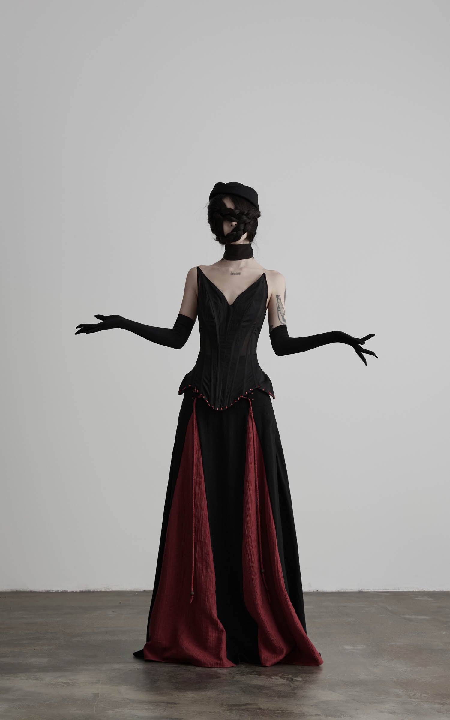 DOINDULGE Gothic Lace-Up Maxi Skirt