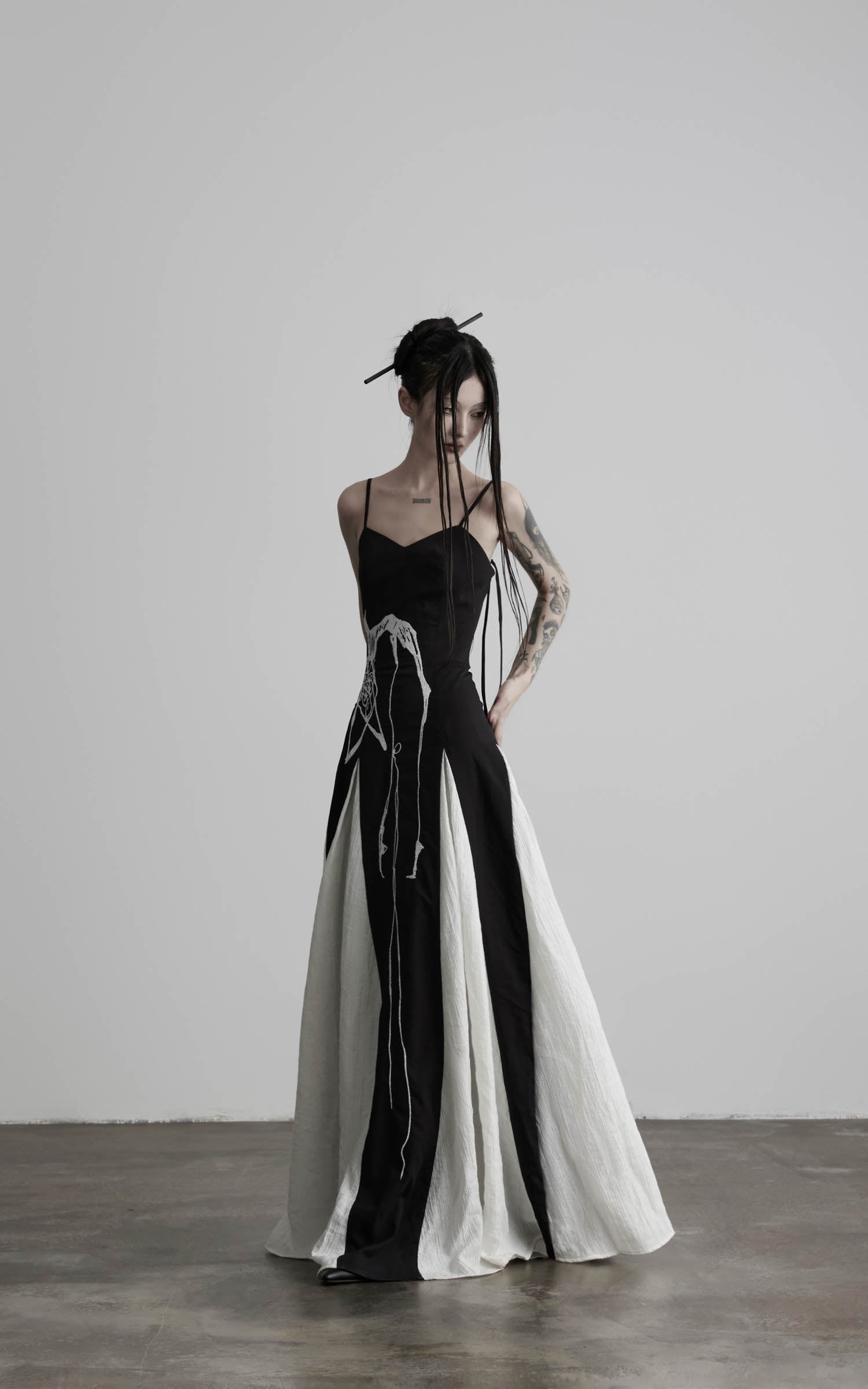 DOINDULGE Spaghetti Strap Panel Maxi Dress