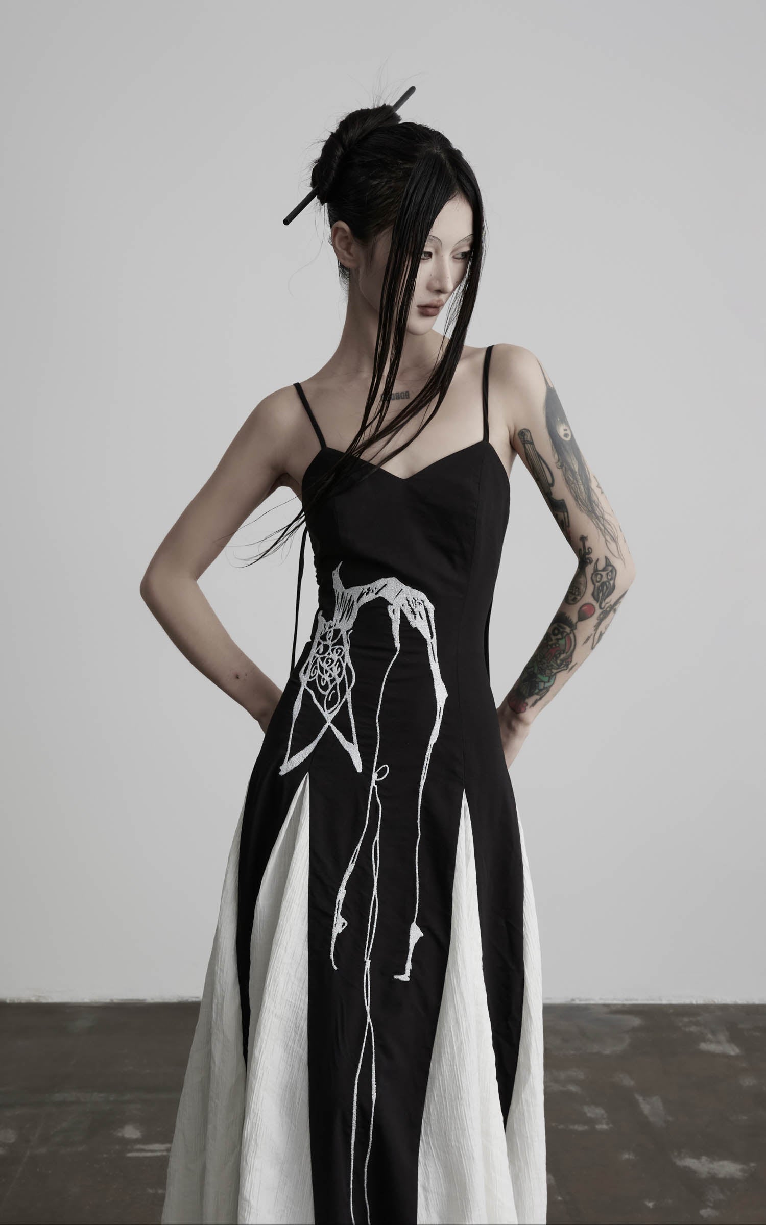 DOINDULGE Spaghetti Strap Panel Maxi Dress