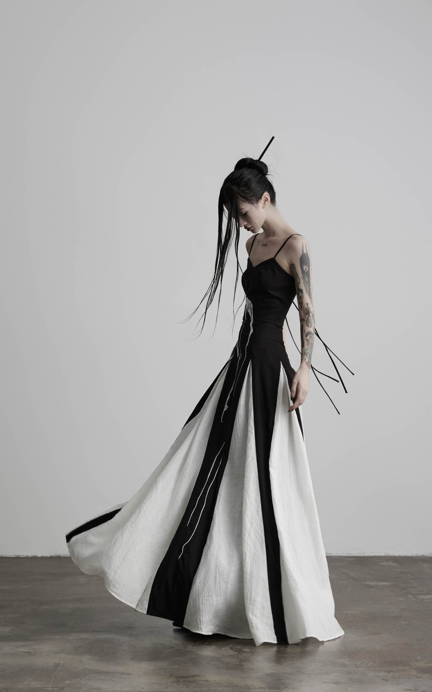 DOINDULGE Spaghetti Strap Panel Maxi Dress