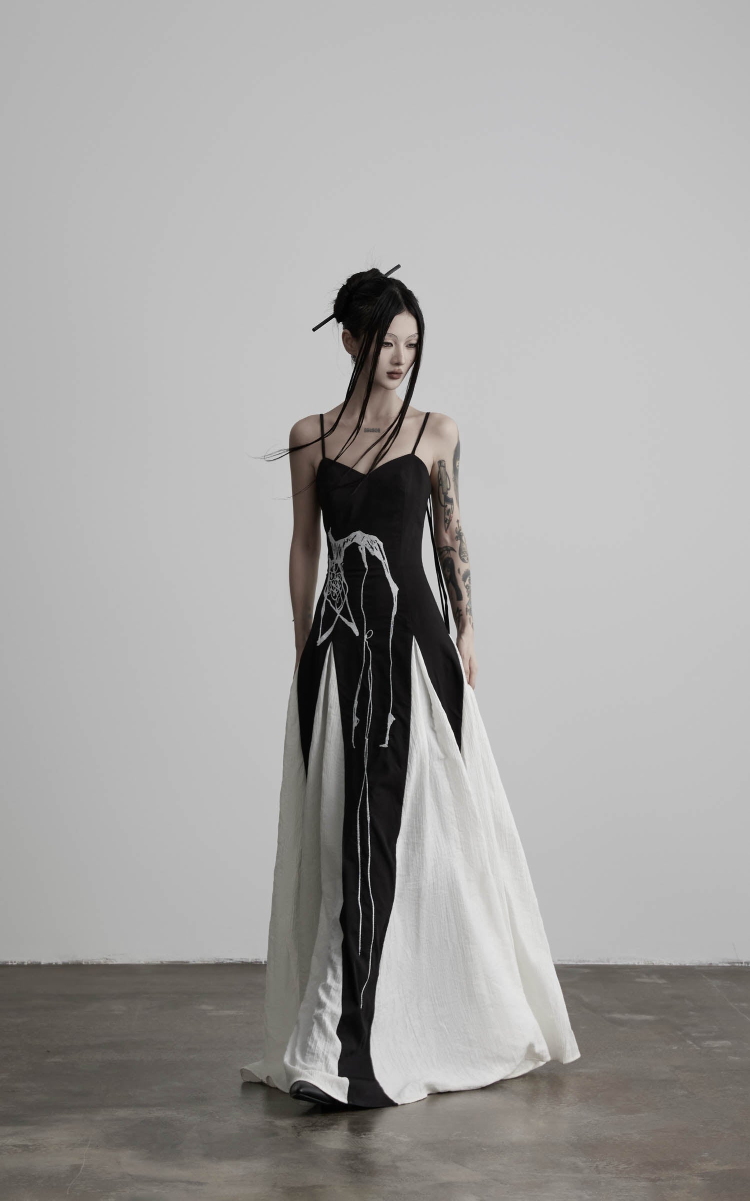 DOINDULGE Spaghetti Strap Panel Maxi Dress