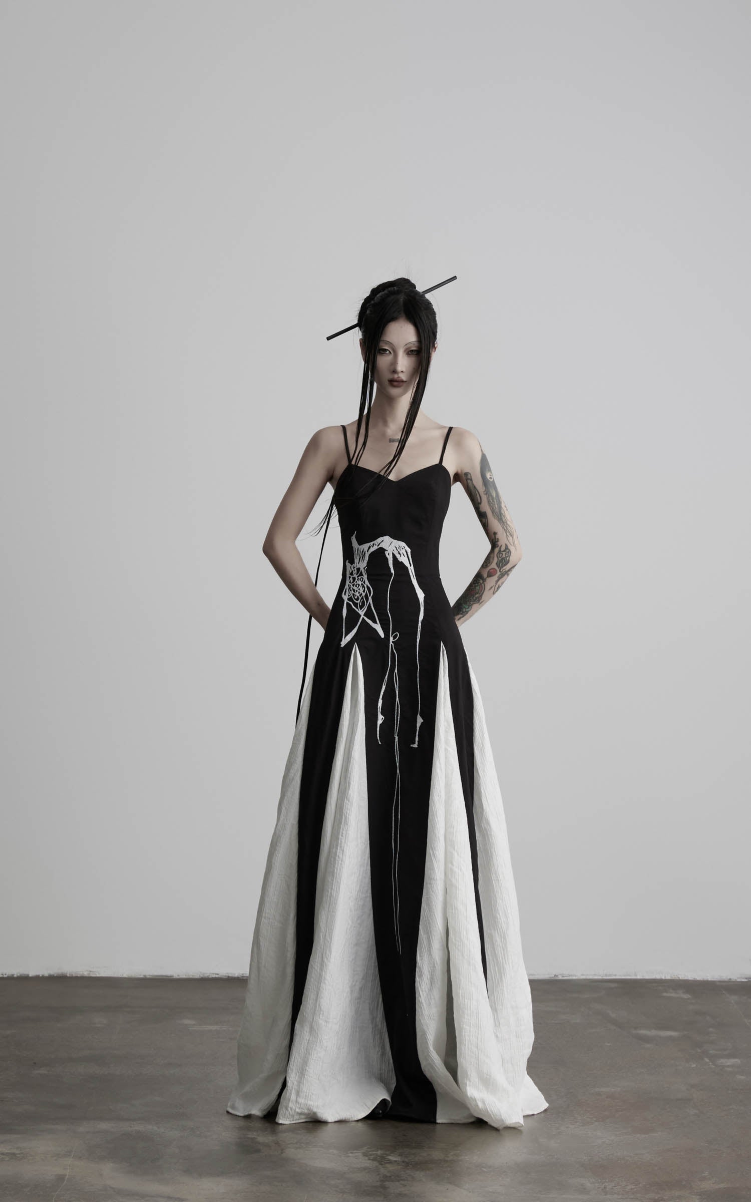 DOINDULGE Spaghetti Strap Panel Maxi Dress