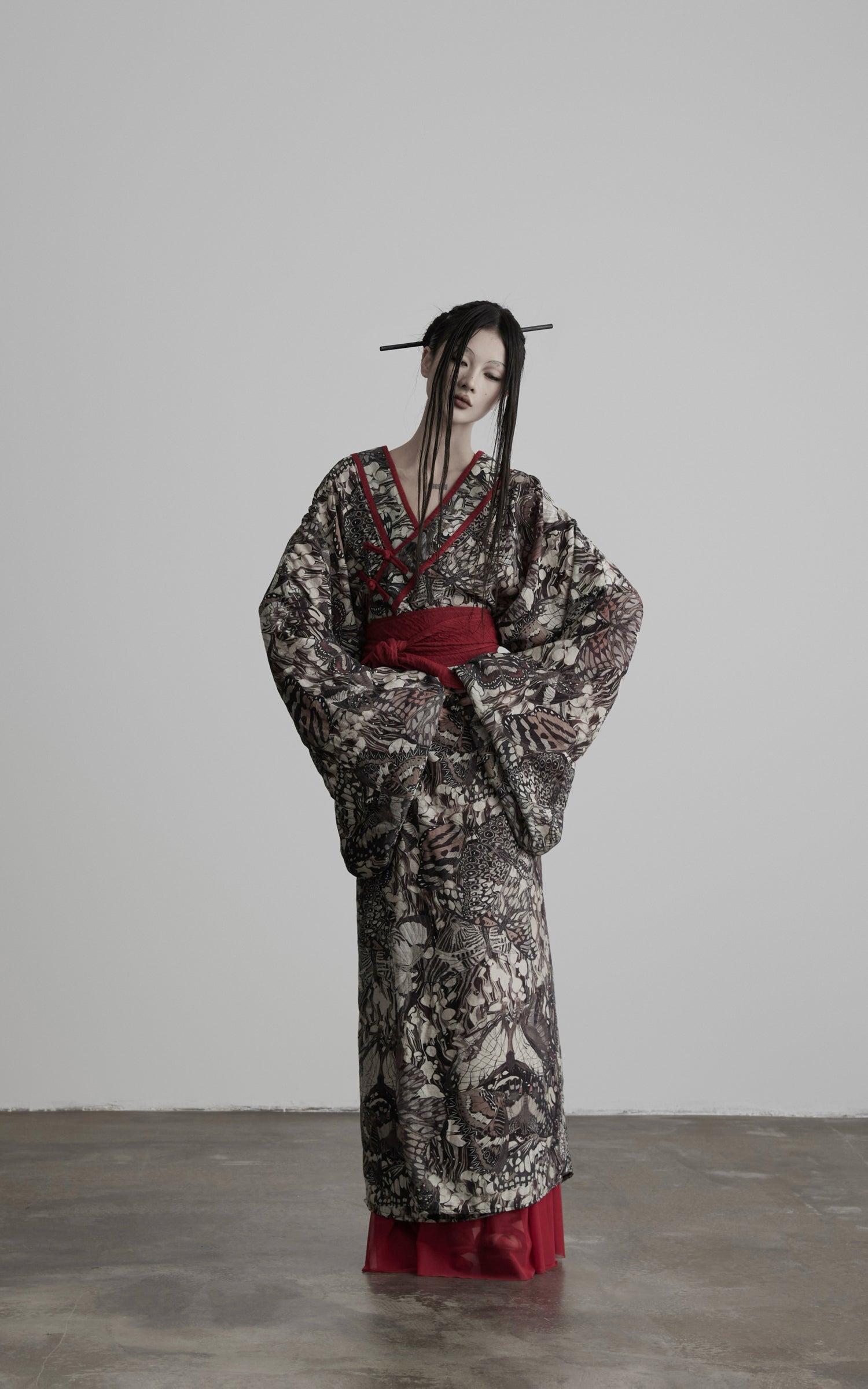 DOINDULGE Butterfly Print Wide Sleeve Maxi Kimono Robe