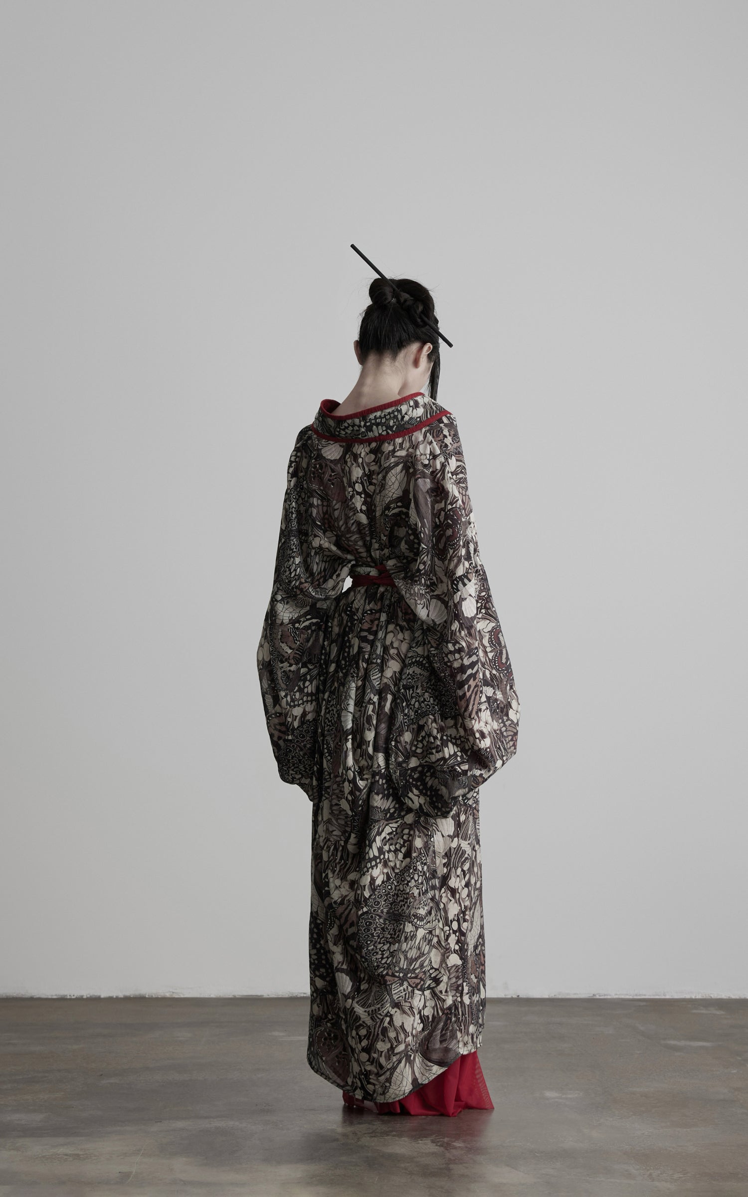 DOINDULGE Butterfly Print Wide Sleeve Maxi Kimono Robe