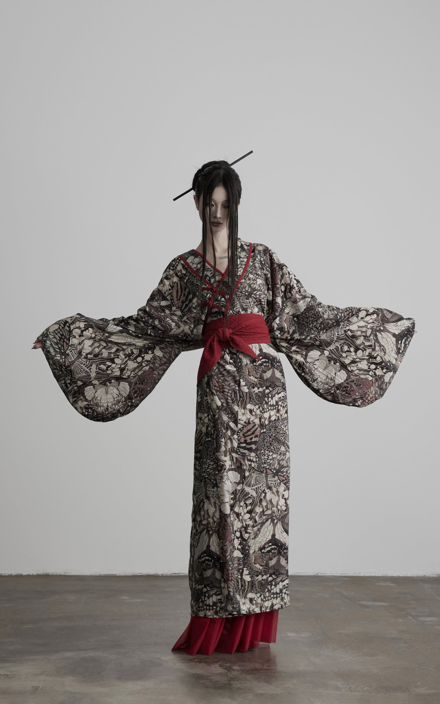 DOINDULGE Butterfly Print Wide Sleeve Maxi Kimono Robe