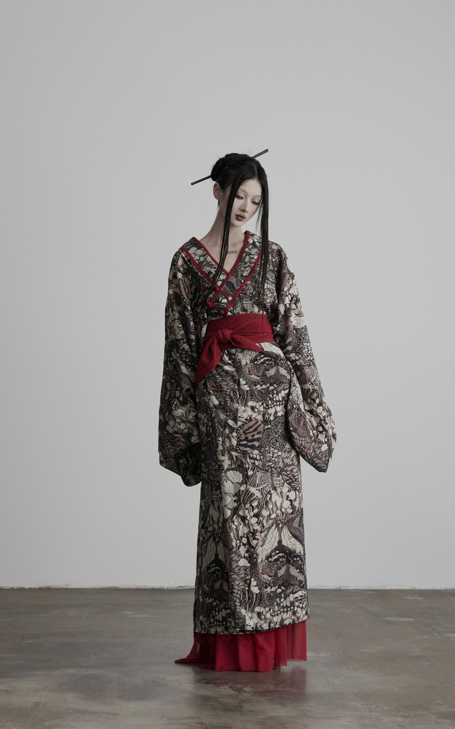 DOINDULGE Butterfly Print Wide Sleeve Maxi Kimono Robe