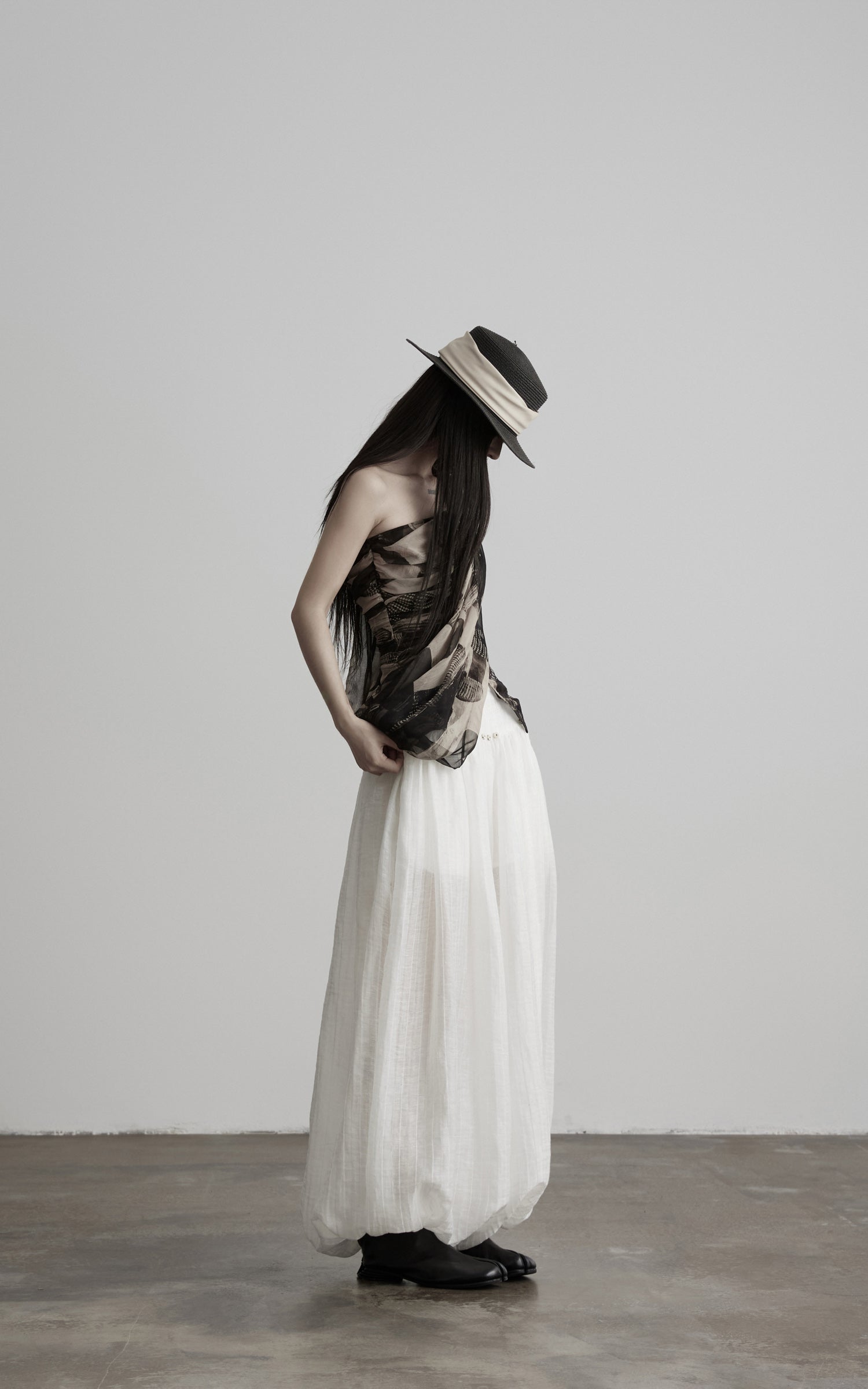 DOINDULGE One Shoulder Brushstroke Ruched Top