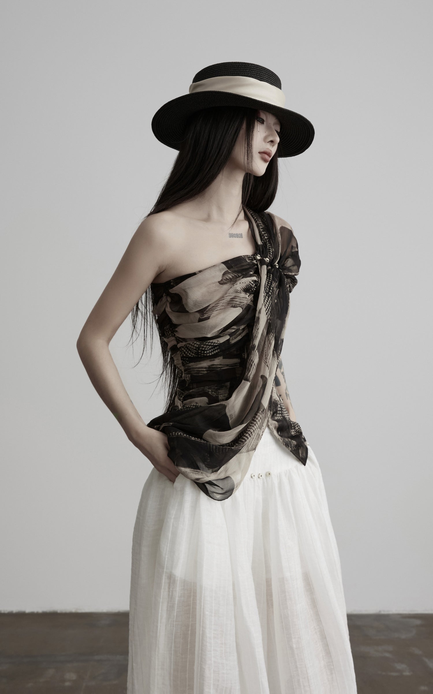 DOINDULGE One Shoulder Brushstroke Ruched Top