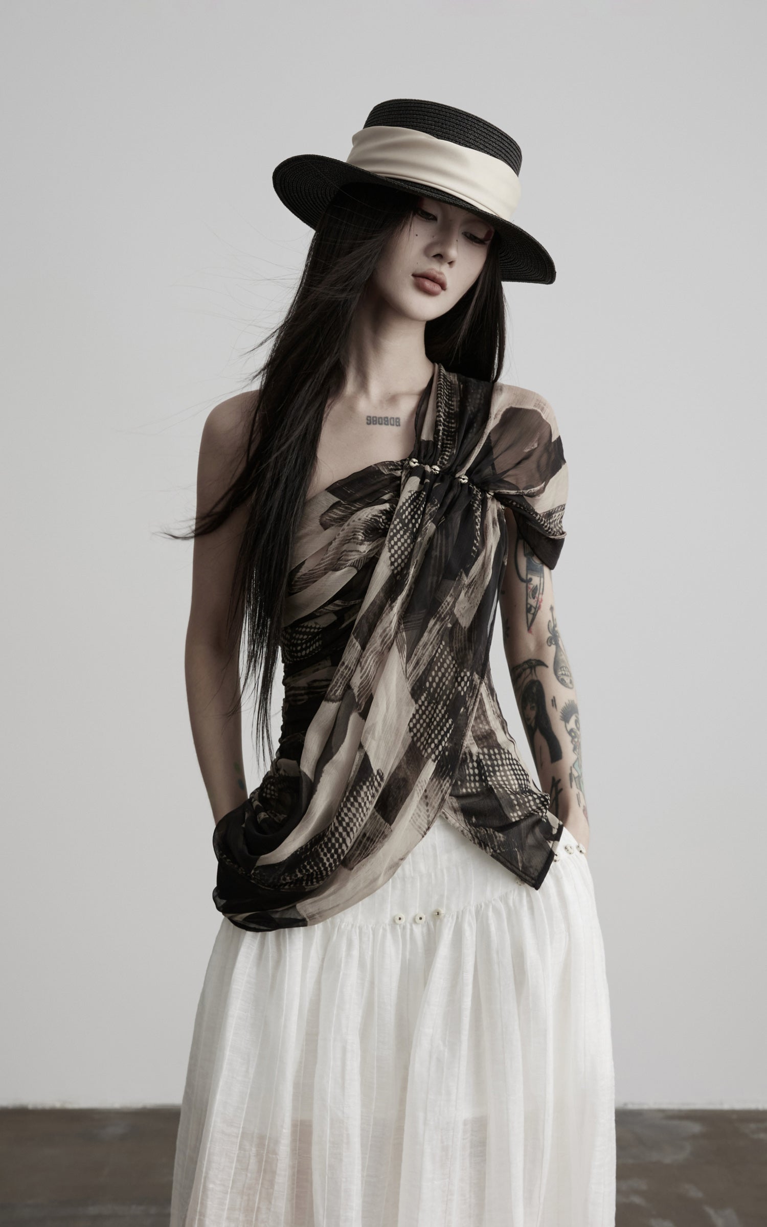 DOINDULGE One Shoulder Brushstroke Ruched Top