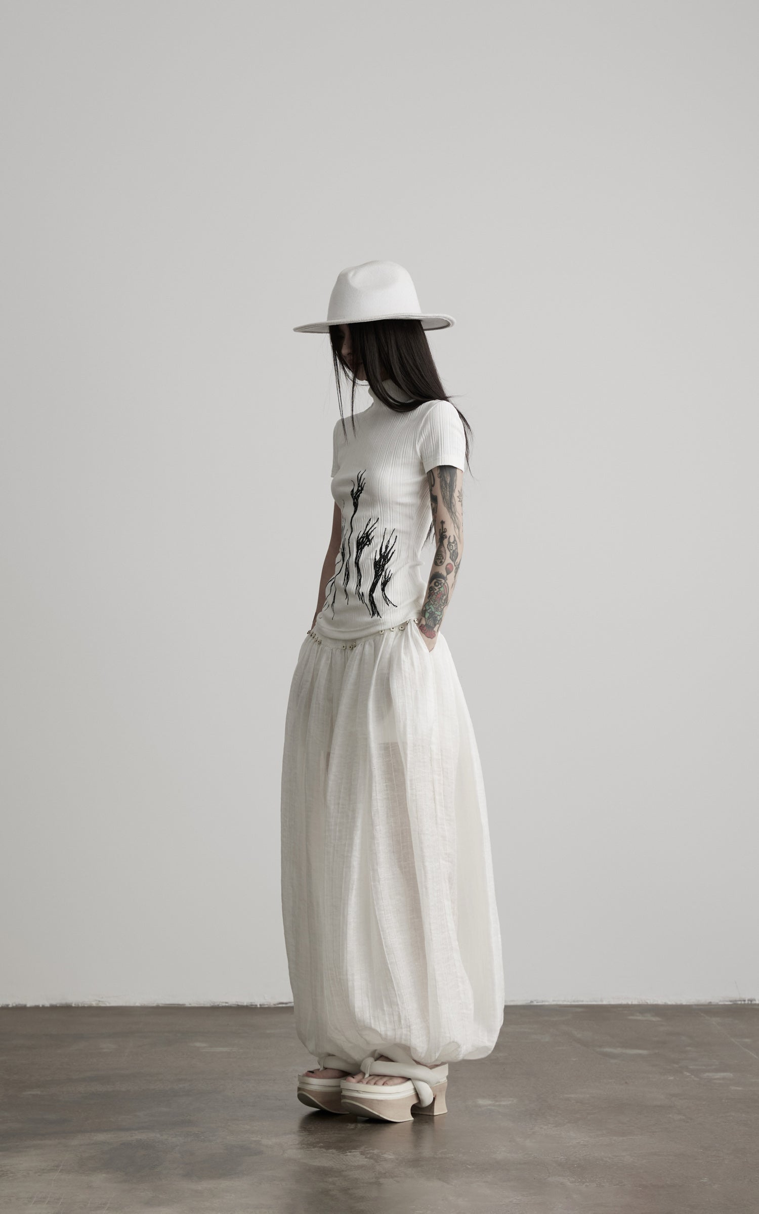 DOINDULGE Half Mock Neck Embroidered Ribbed Knit Top