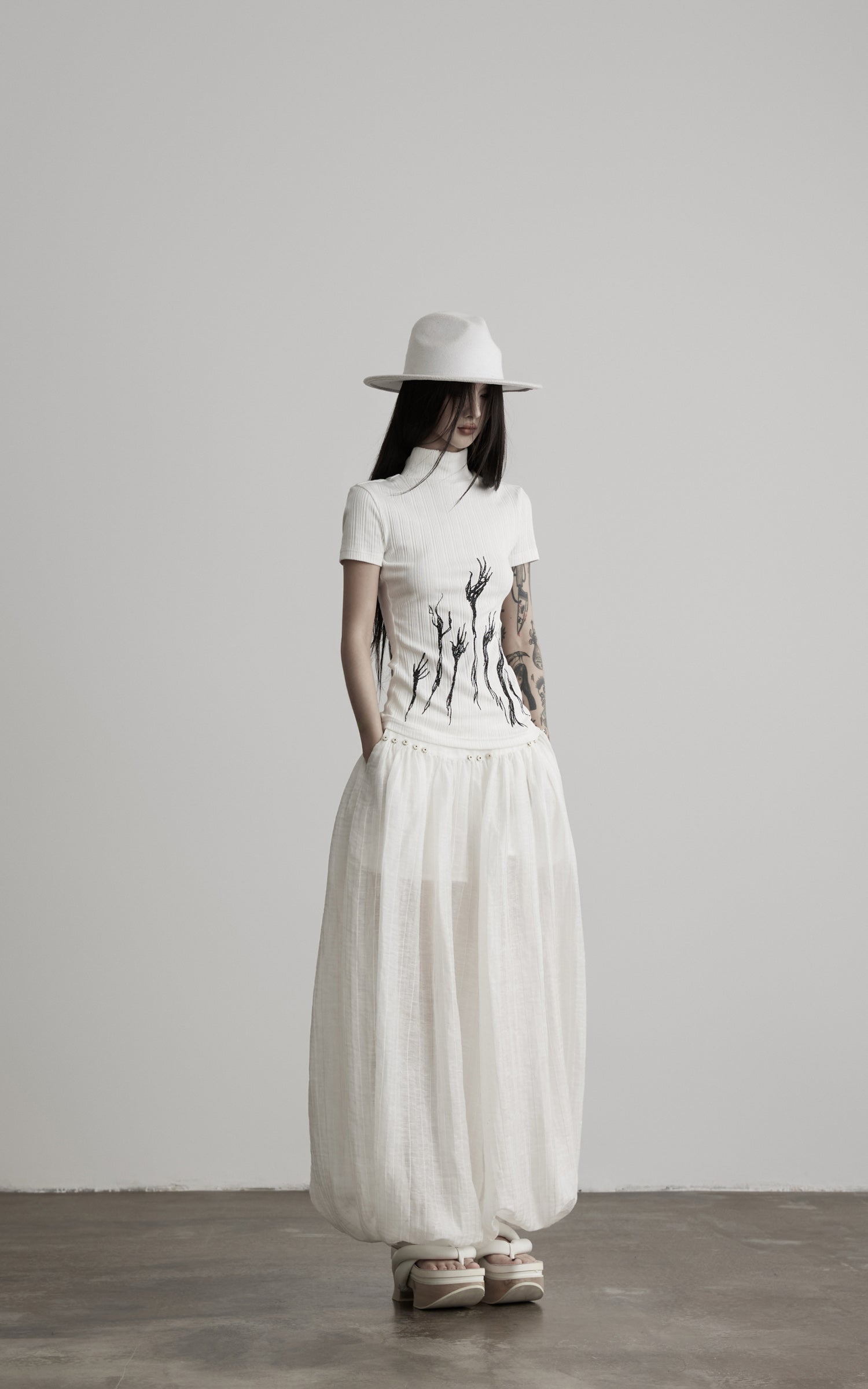 DOINDULGE Half Mock Neck Embroidered Ribbed Knit Top