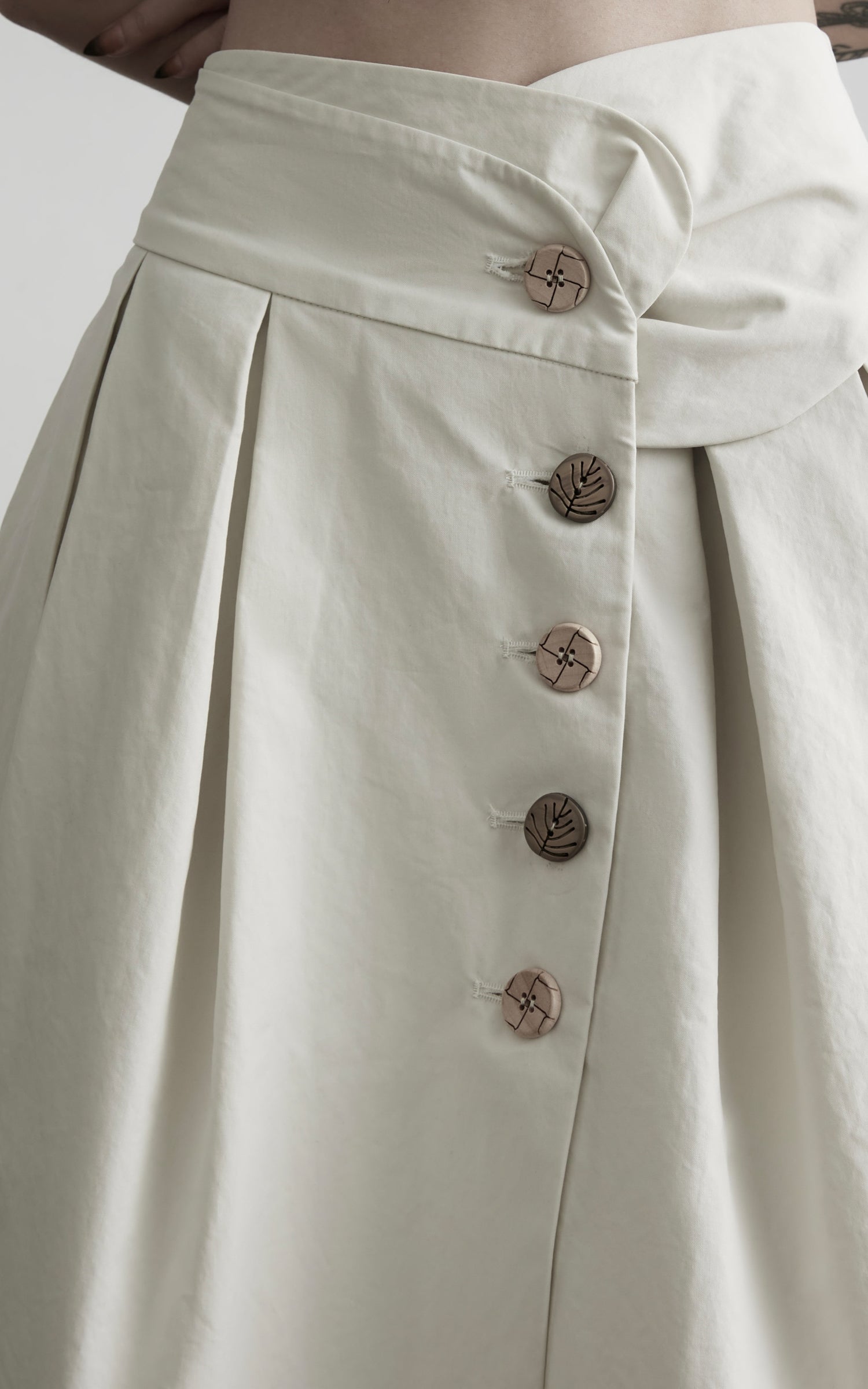 DOINDULGE High Waist Pleated Wrap Maxi Skirt