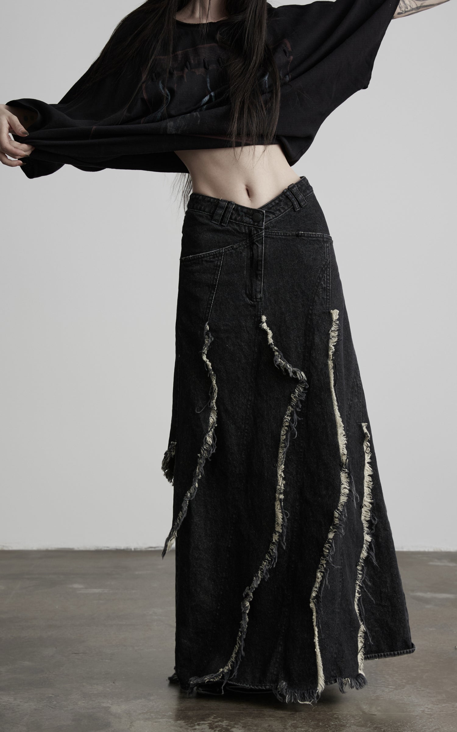 DOINDULGE Low-Rise Frayed Denim Maxi Skirt