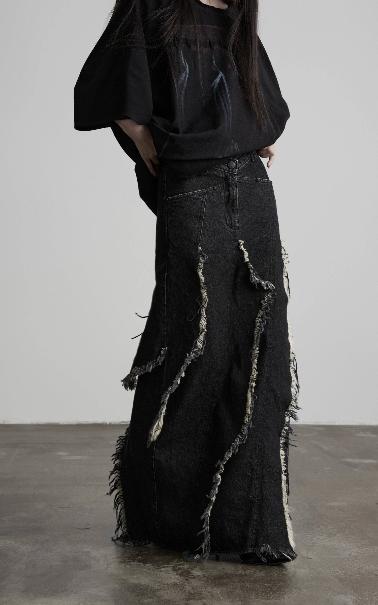 DOINDULGE Low-Rise Frayed Denim Maxi Skirt