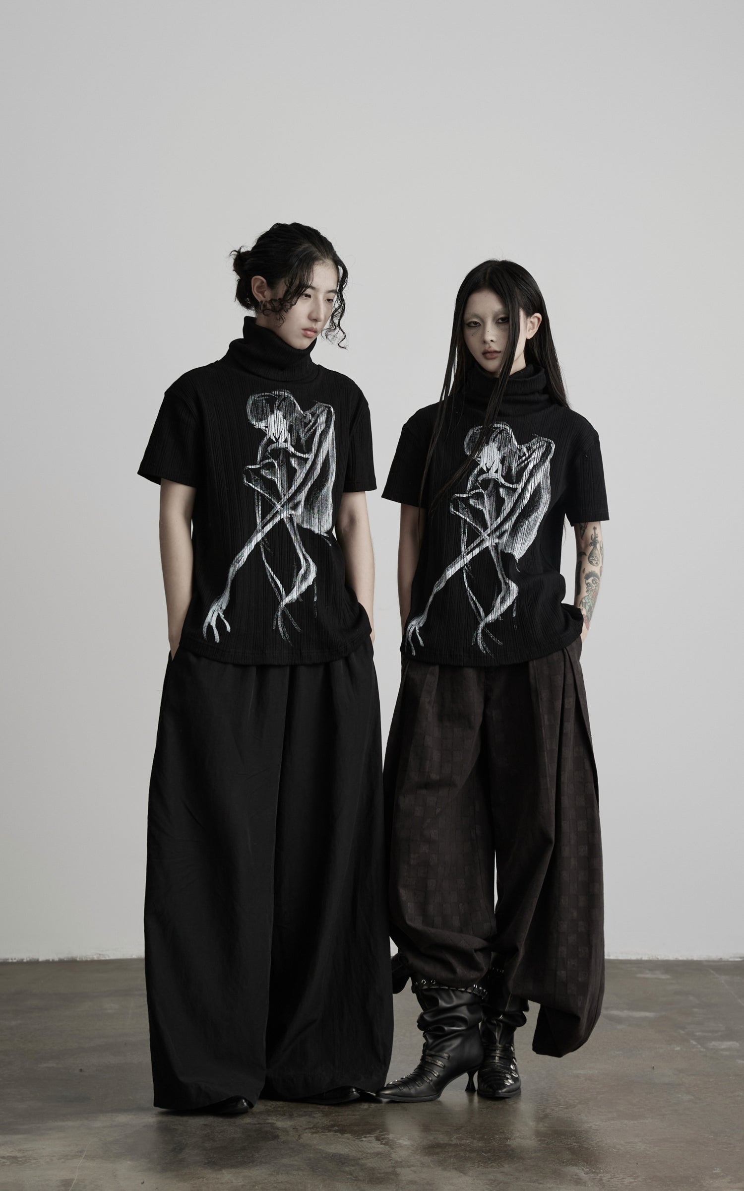 DOINDULGE High Stretch Ribbed Graphic T-Shirt