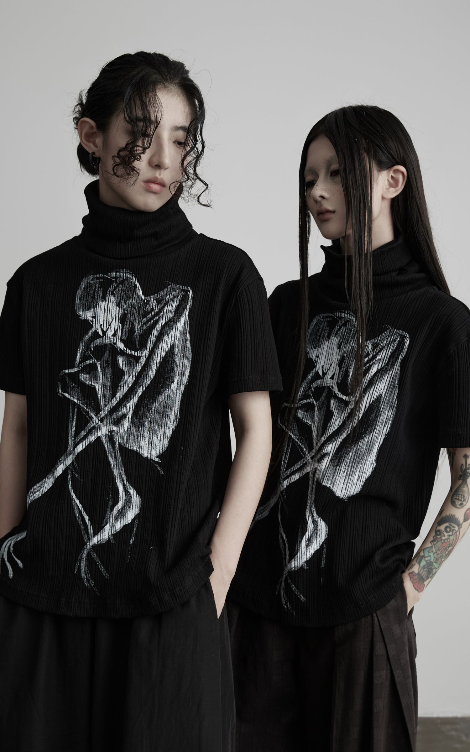 DOINDULGE High Stretch Ribbed Graphic T-Shirt