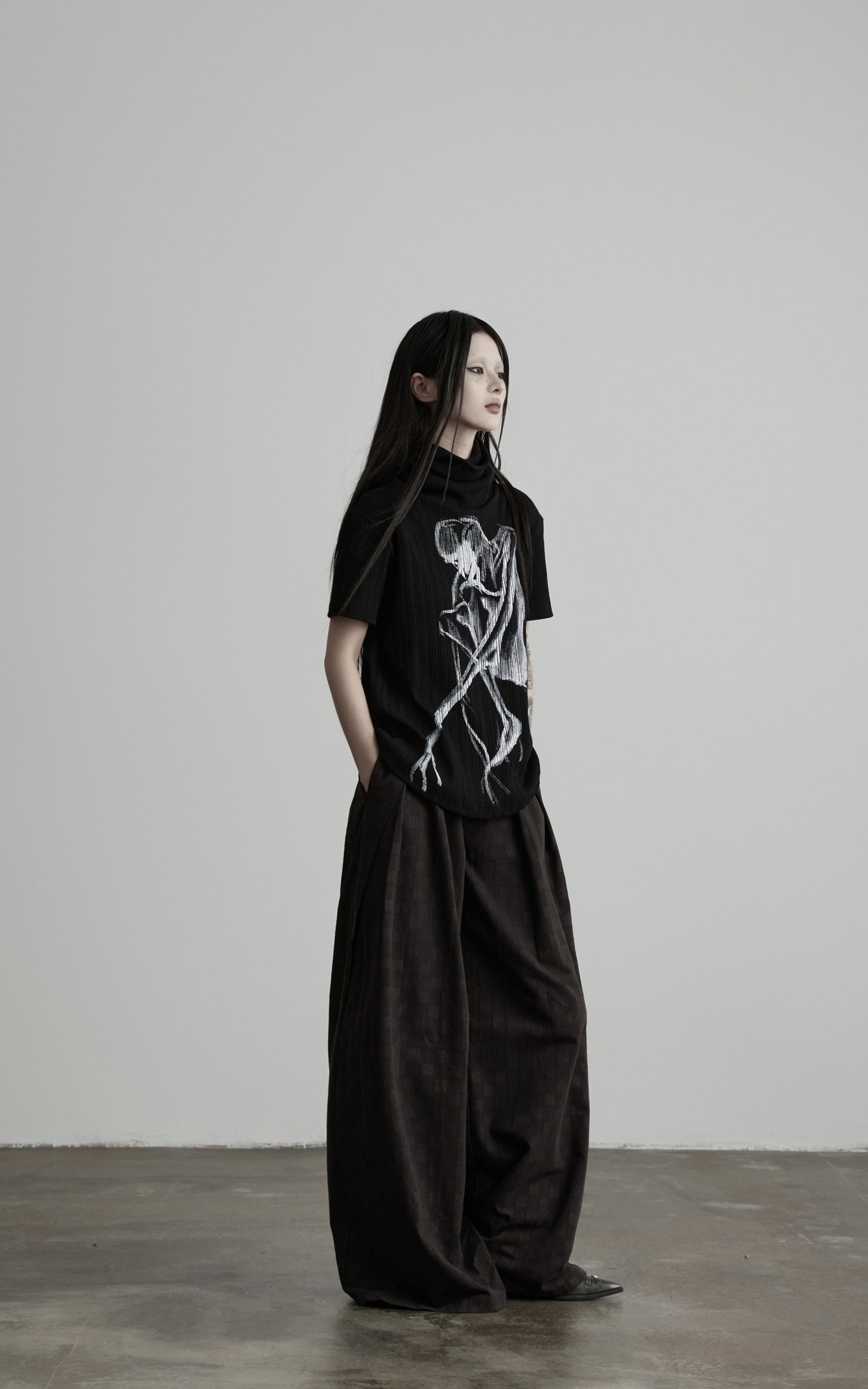 DOINDULGE High Stretch Ribbed Graphic T-Shirt
