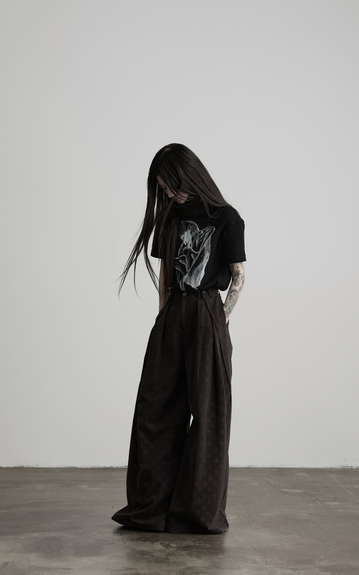 DOINDULGE High Stretch Ribbed Graphic T-Shirt