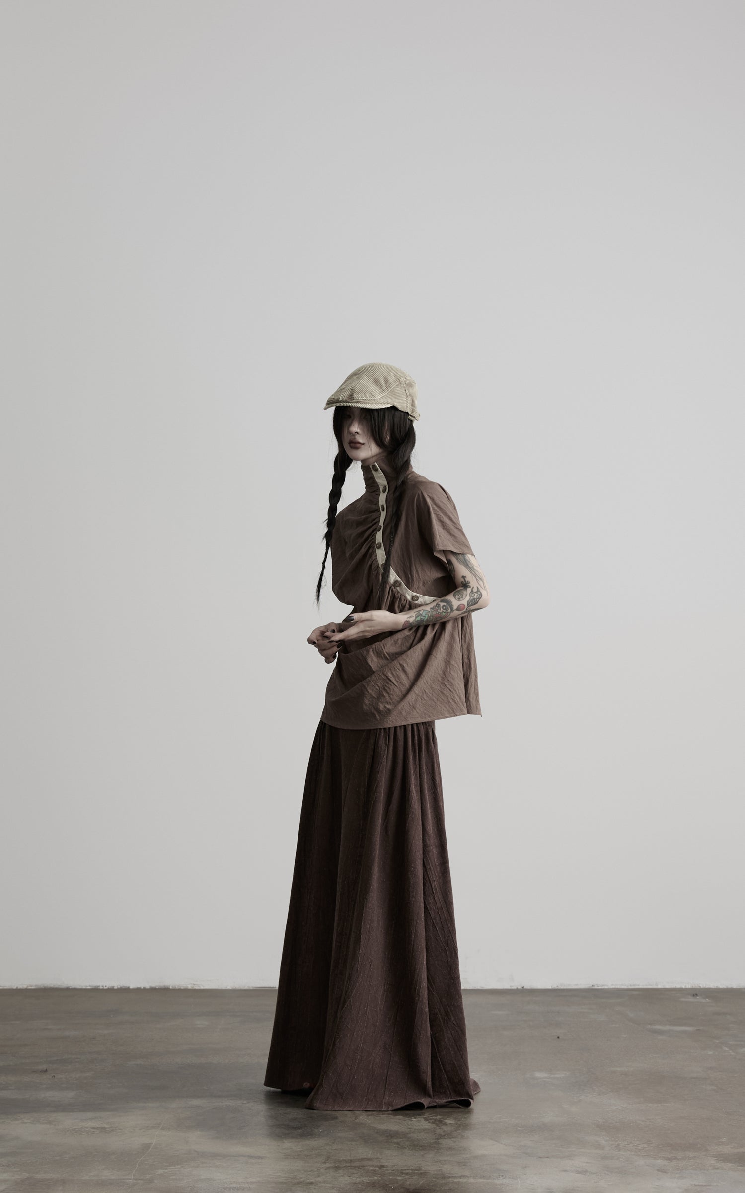 DOINDULGE High Neck Ruched Button T-Shirt