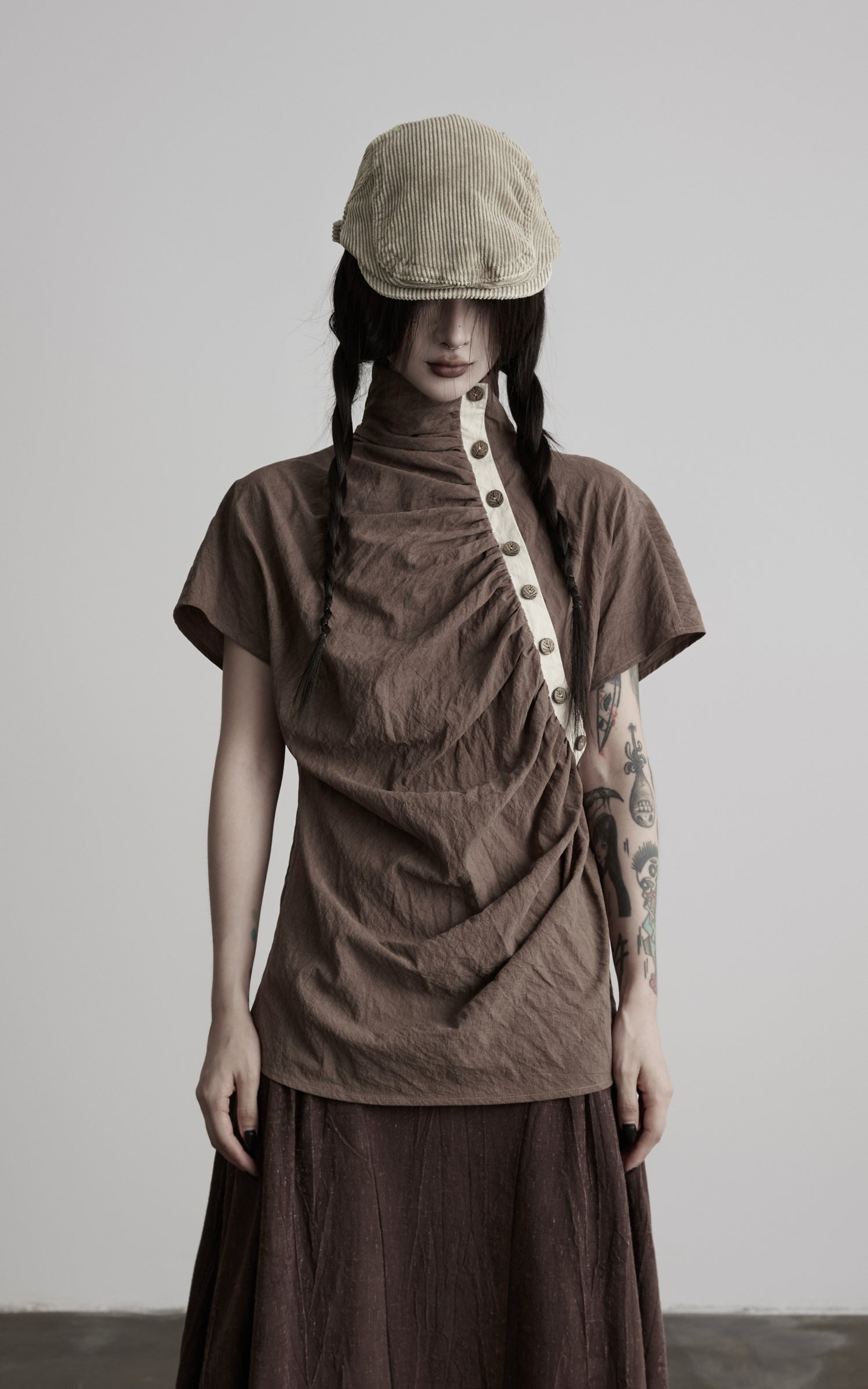 DOINDULGE High Neck Ruched Button T-Shirt