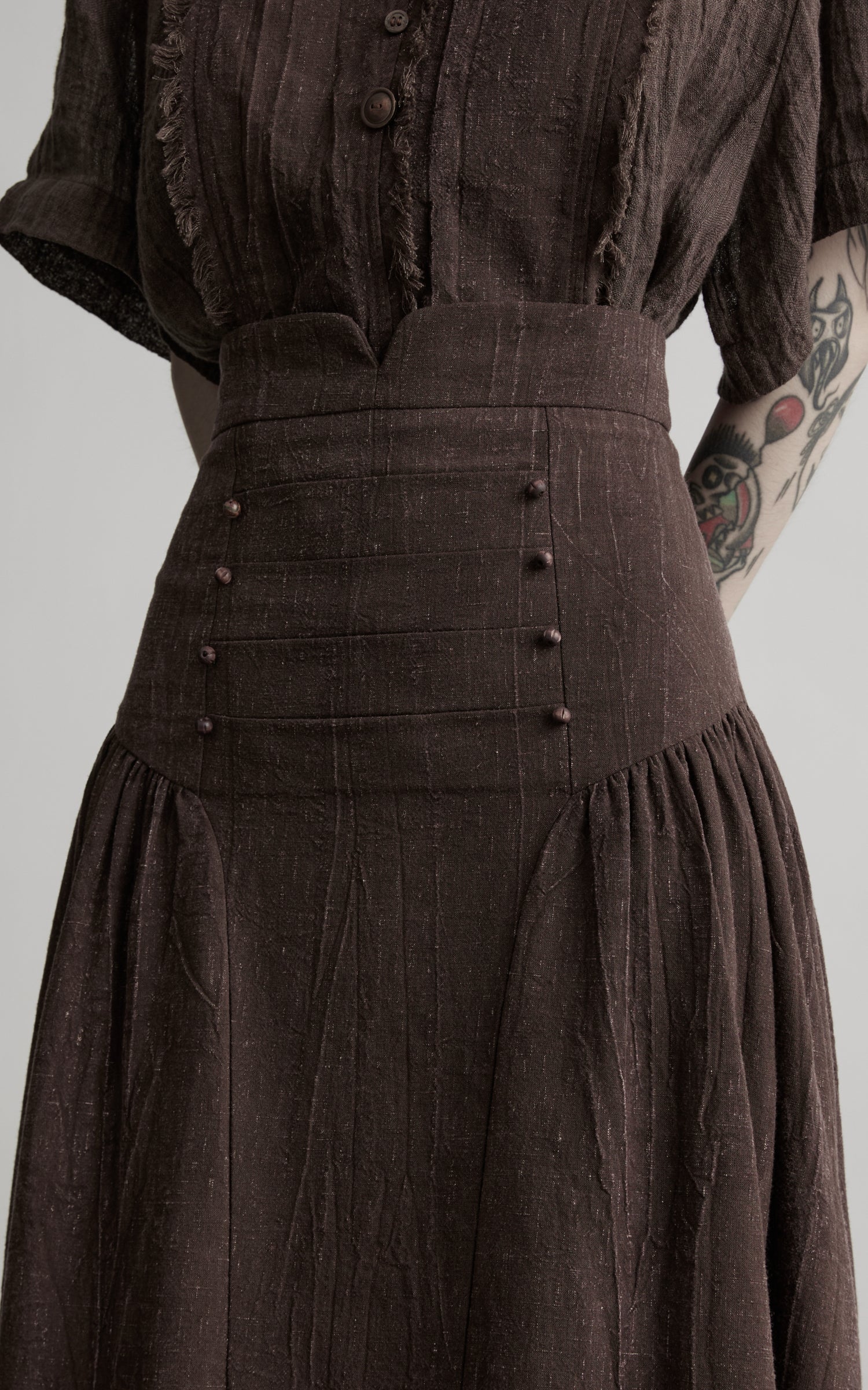 <tc>DOINDULGE</tc> Jupe longue à panneaux froncés taille haute