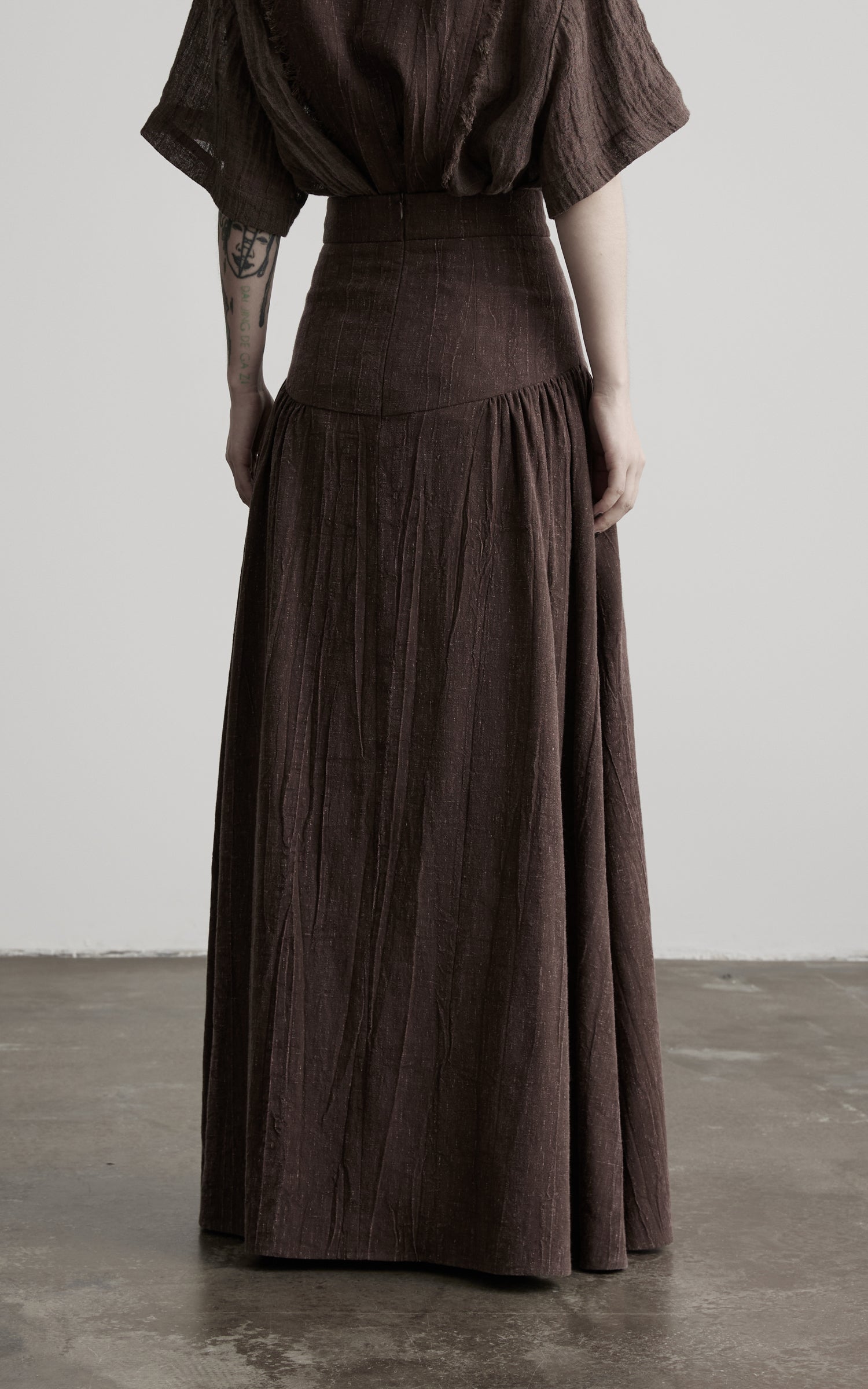 <tc>DOINDULGE</tc> Jupe longue à panneaux froncés taille haute
