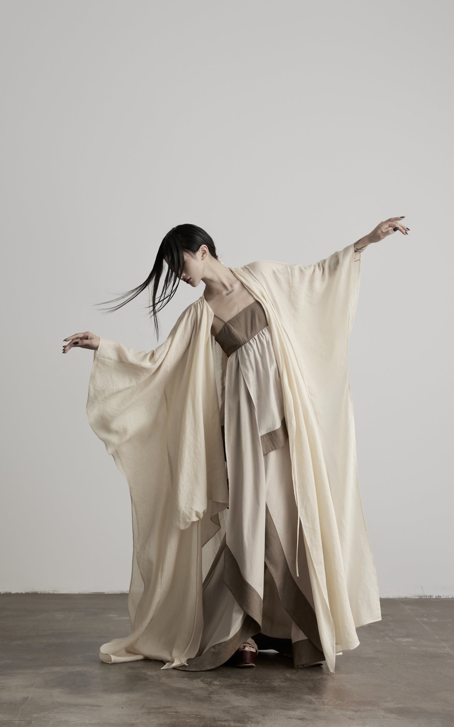 DOINDULGE Cowl Neck Batwing Sleeve Maxi Robe