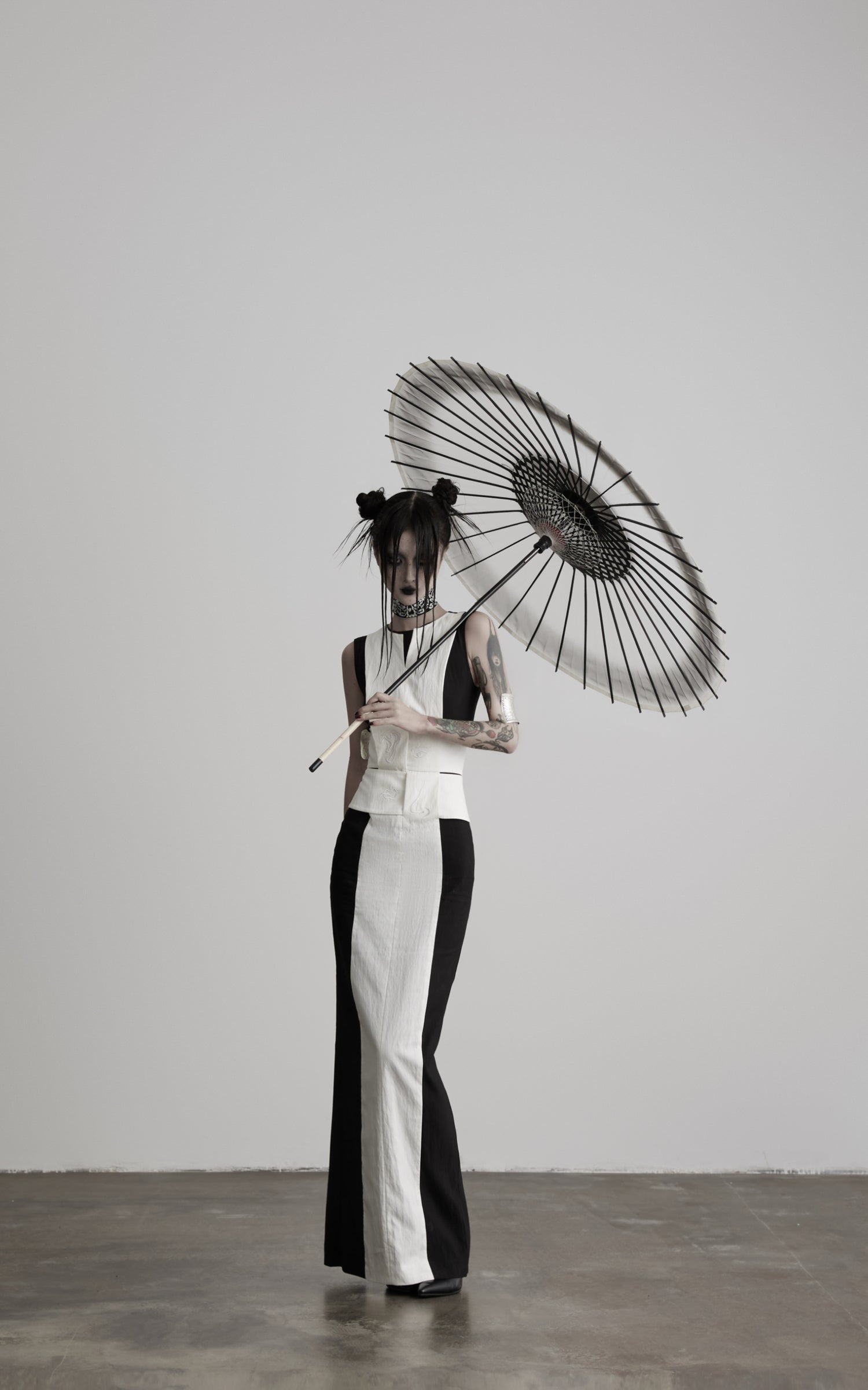 <tc>DOINDULGE</tc> Robe longue ajustée à panneaux contrastés