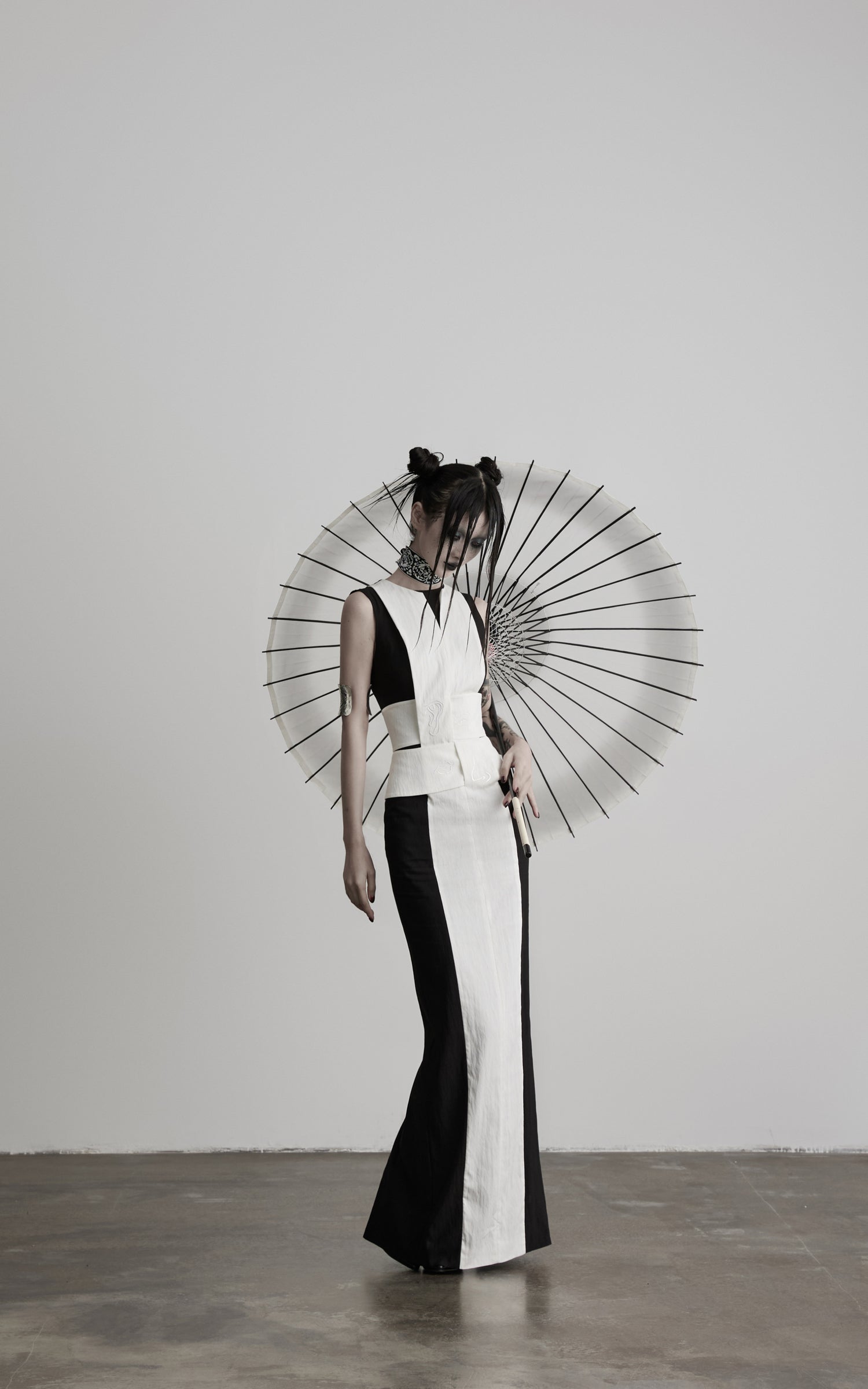 <tc>DOINDULGE</tc> Robe longue ajustée à panneaux contrastés