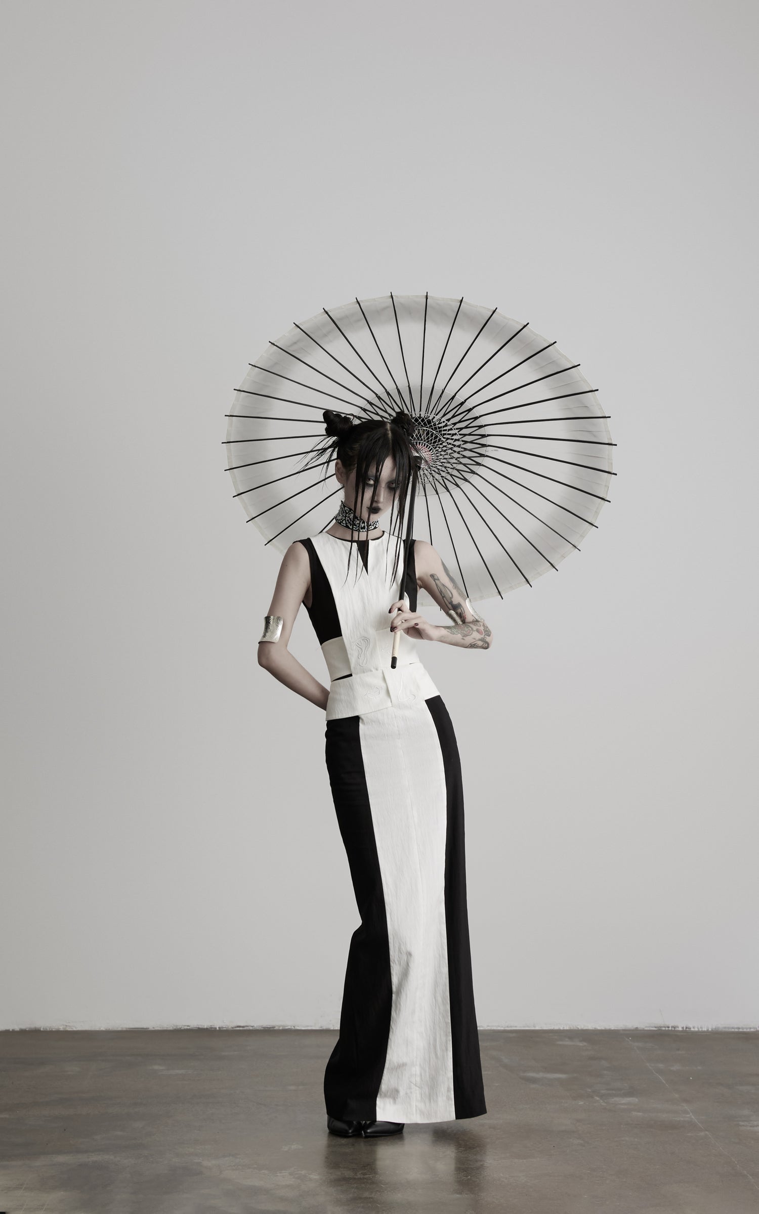 <tc>DOINDULGE</tc> Robe longue ajustée à panneaux contrastés