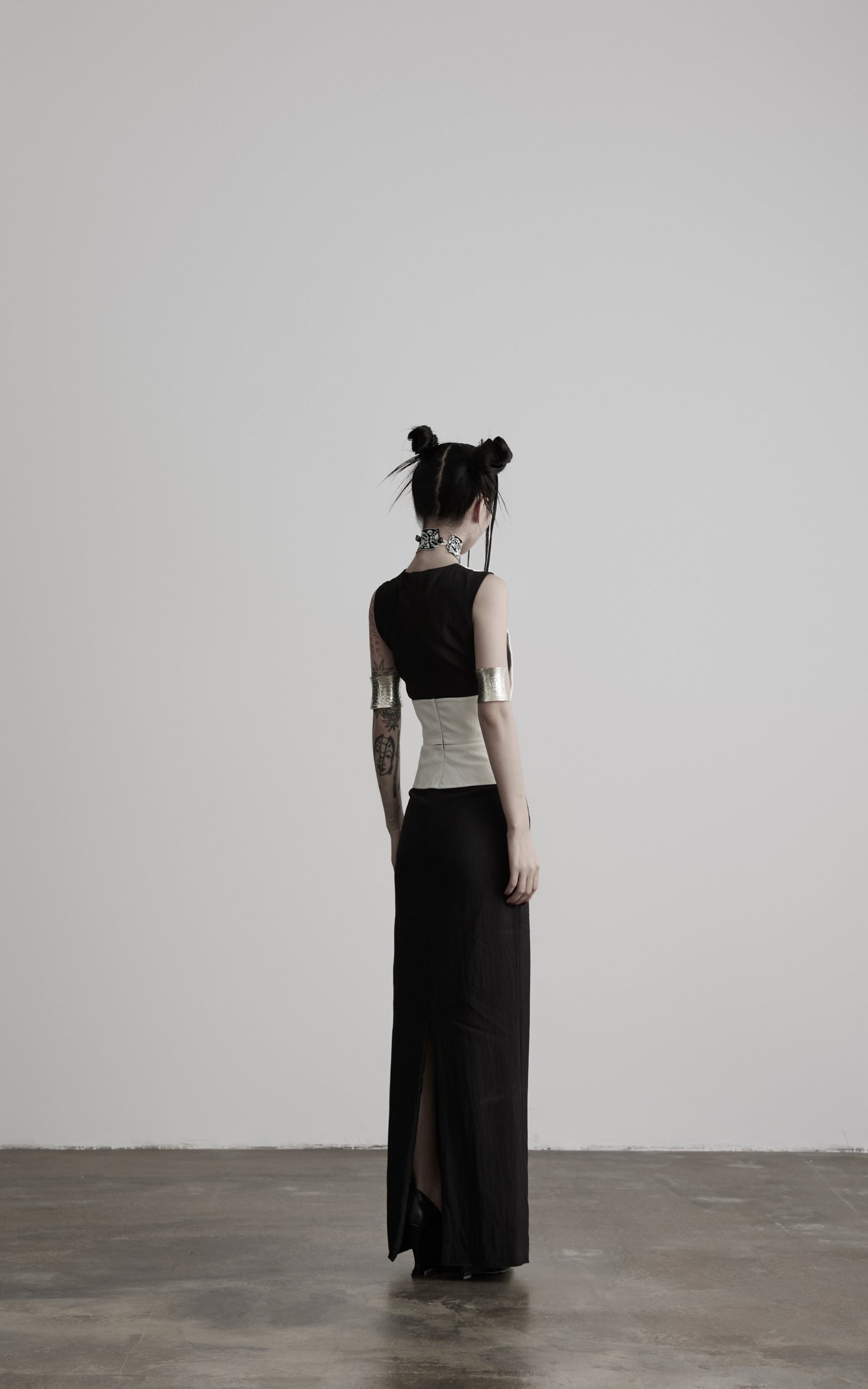 <tc>DOINDULGE</tc> Robe longue ajustée à panneaux contrastés