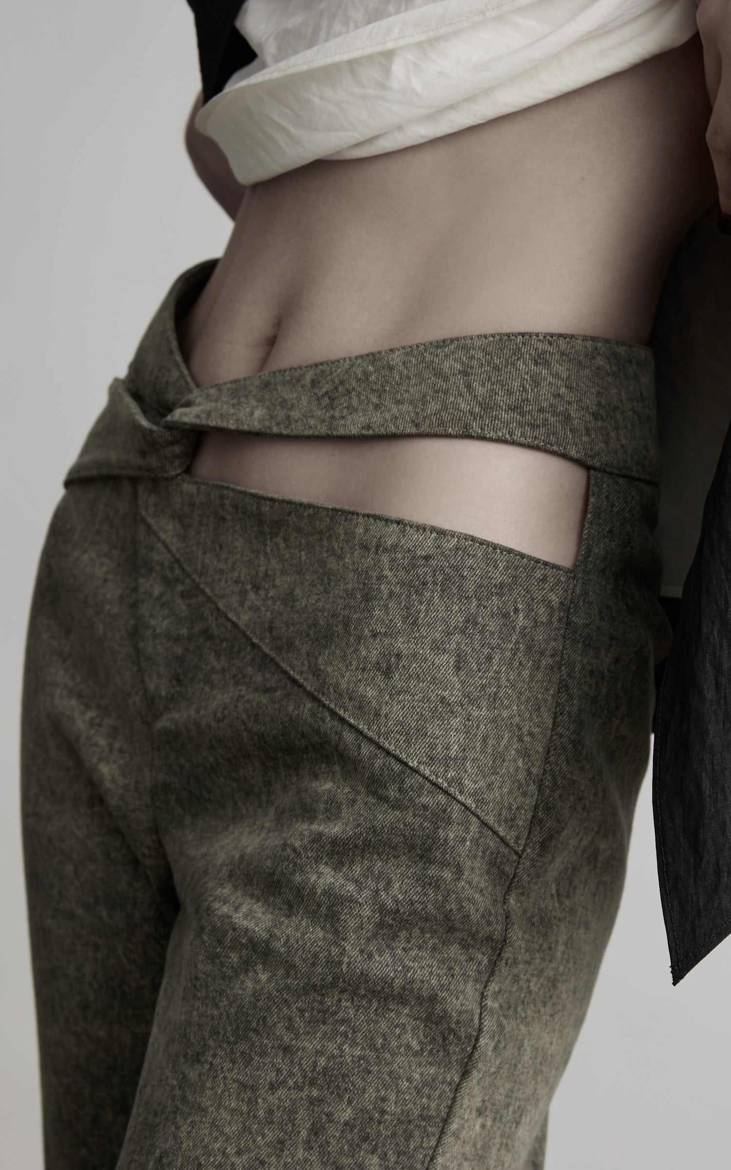 <tc>DOINDULGE</tc> Pantalon évasé à taille croisée