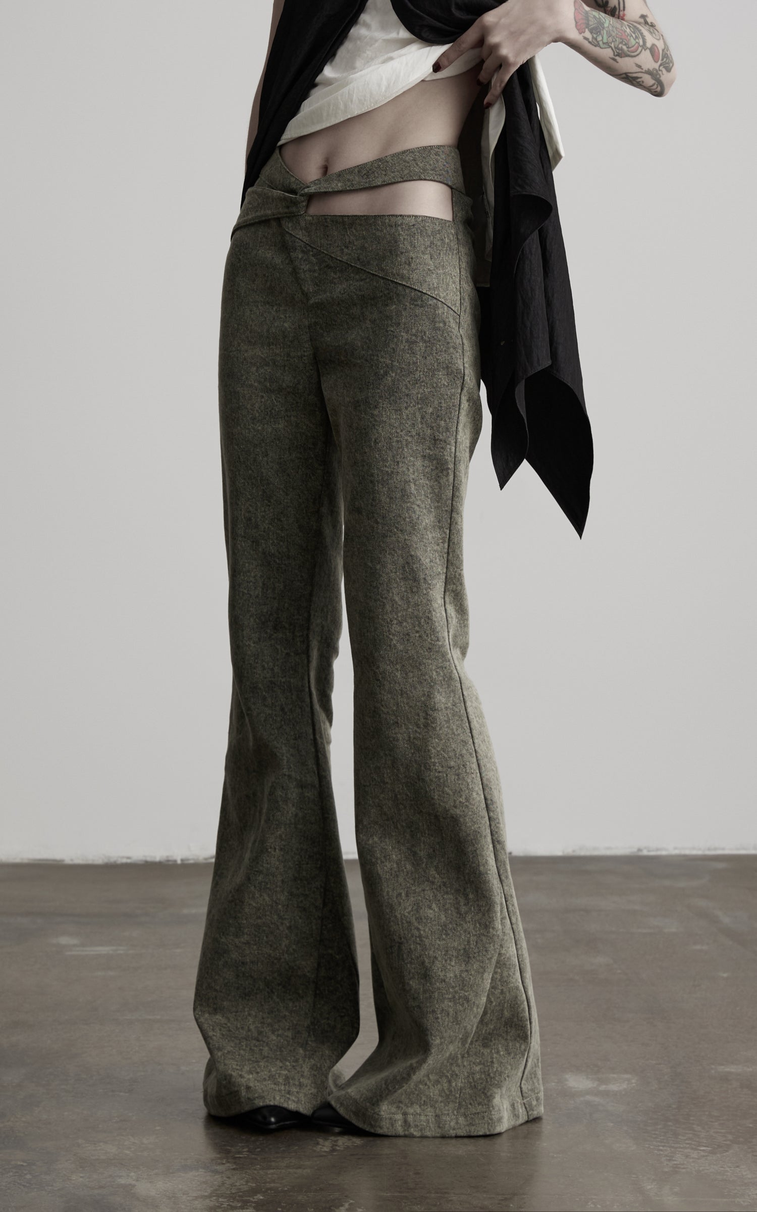 <tc>DOINDULGE</tc> Pantalon évasé à taille croisée