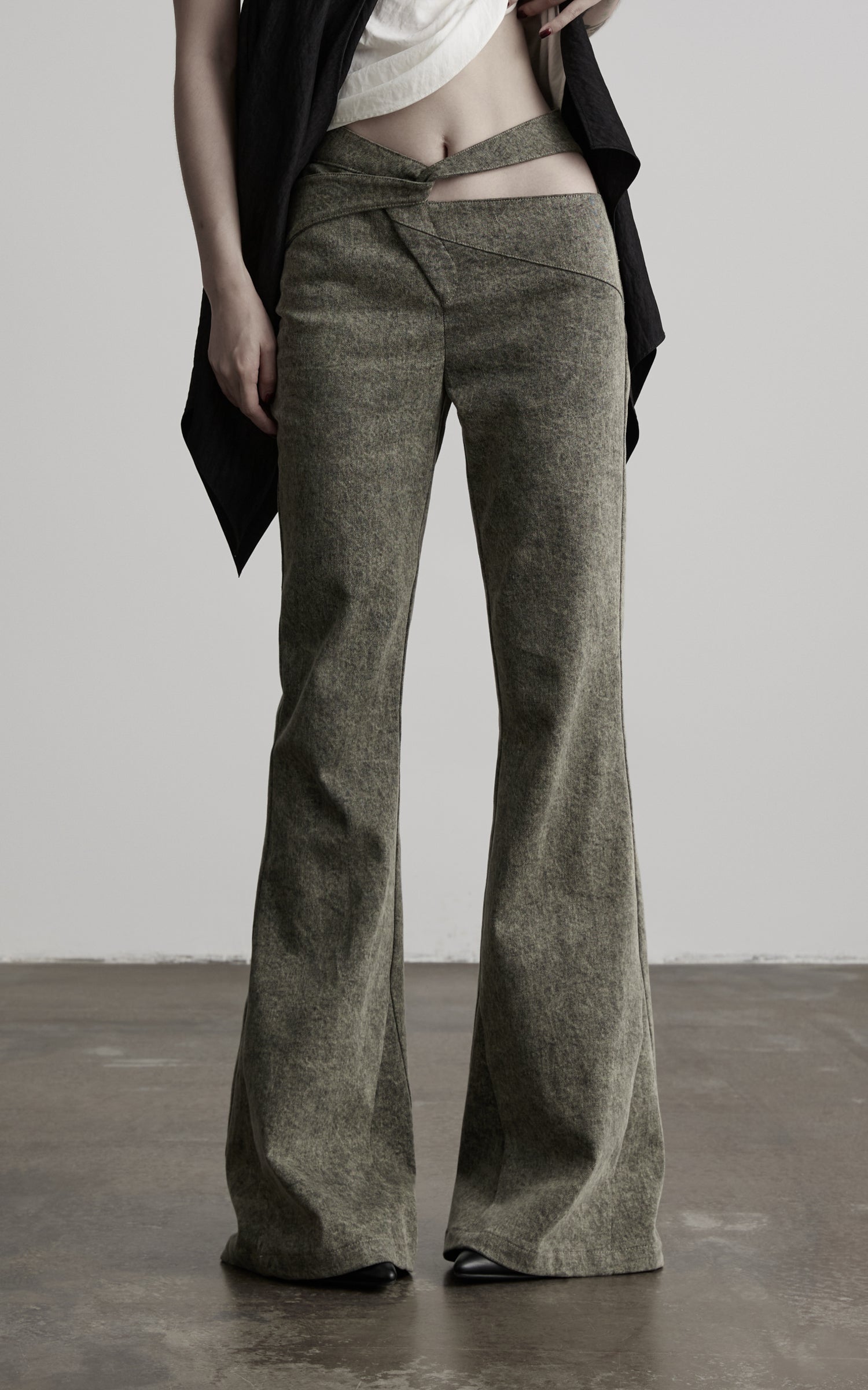 <tc>DOINDULGE</tc> Pantalon évasé à taille croisée
