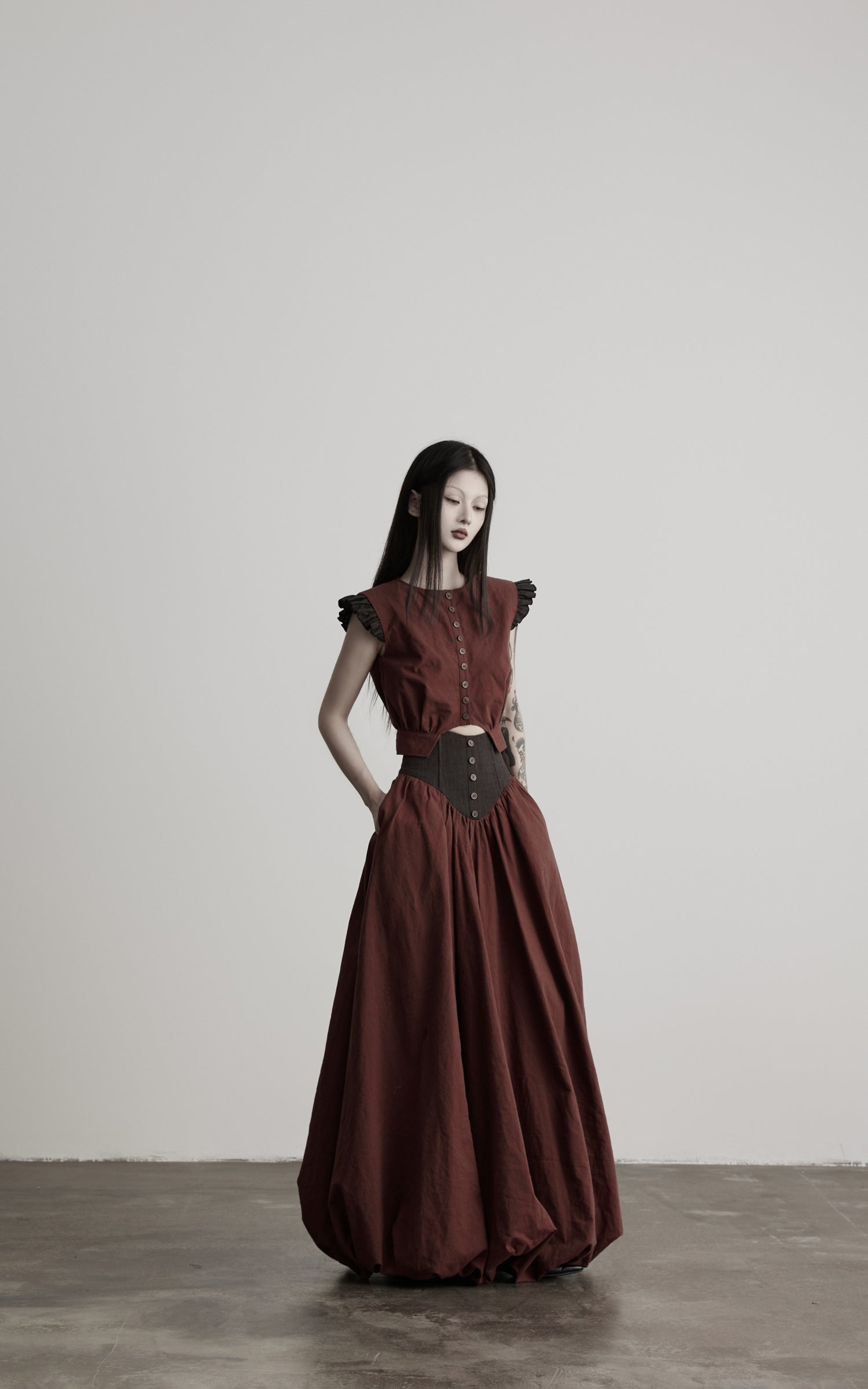 DOINDULGE Ruffle-Shoulder Button Front Fitted Cropped Vest
