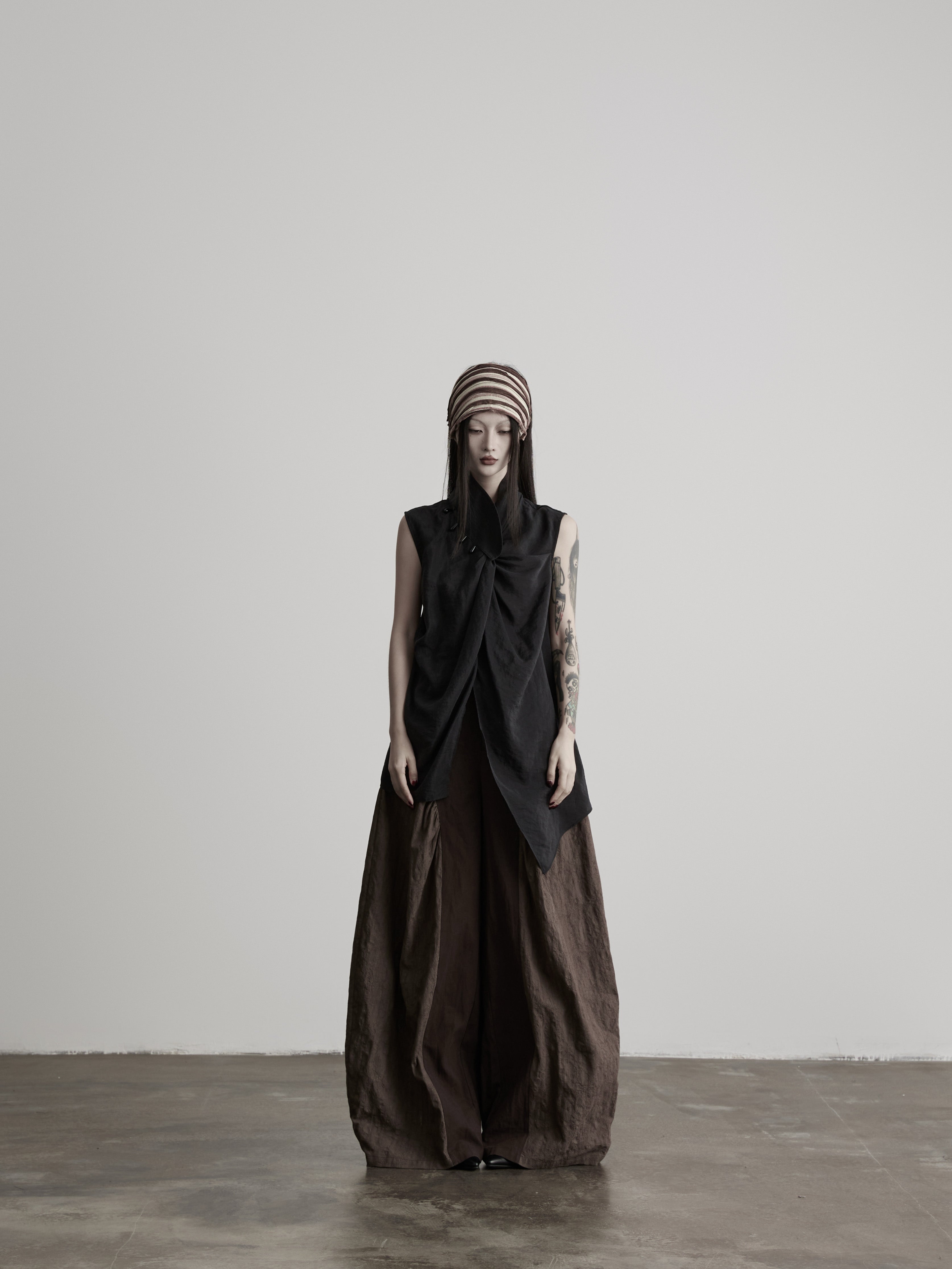 DOINDULGE Avant-Garde Asymmetric Draped Longline Vest