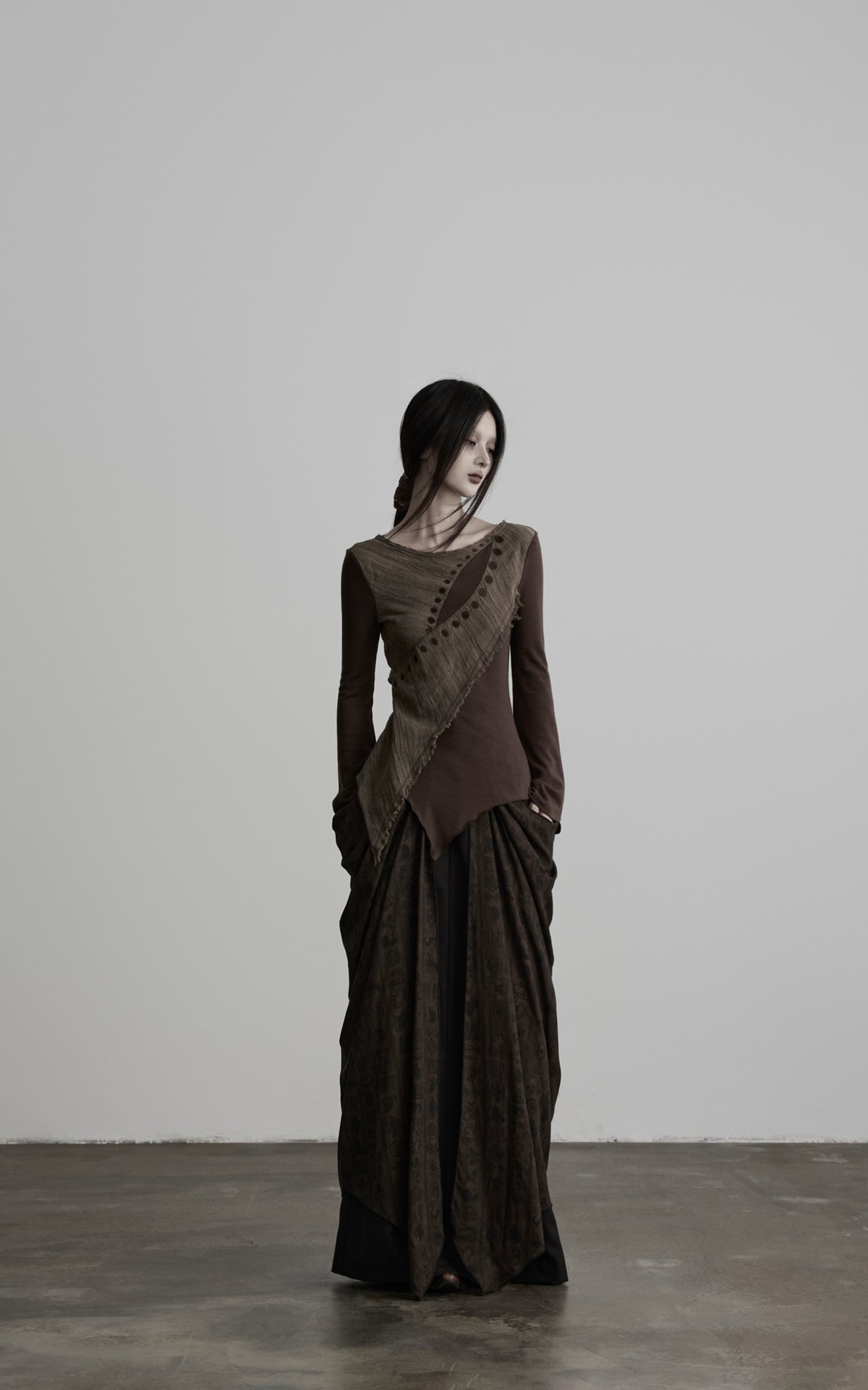 <tc>DOINDULGE</tc> ボートネックパネルアシンメトリックロングスリーブトップ