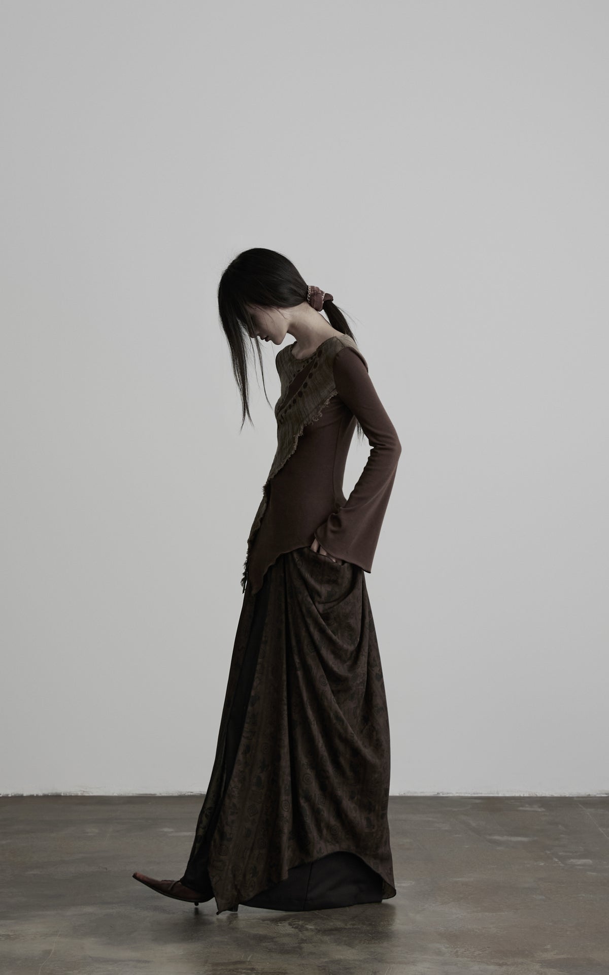 <tc>DOINDULGE</tc> ボートネックパネルアシンメトリックロングスリーブトップ