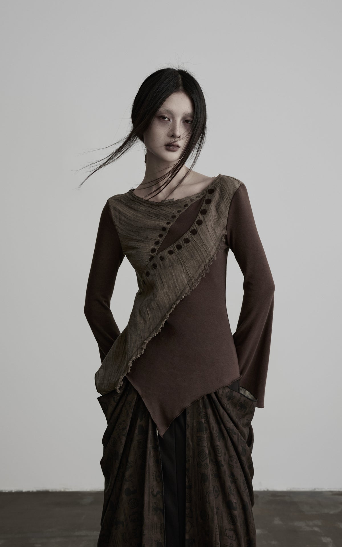 <tc>DOINDULGE</tc> ボートネックパネルアシンメトリックロングスリーブトップ