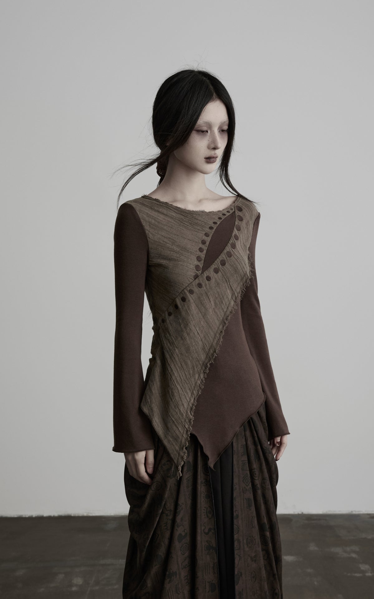 <tc>DOINDULGE</tc> ボートネックパネルアシンメトリックロングスリーブトップ