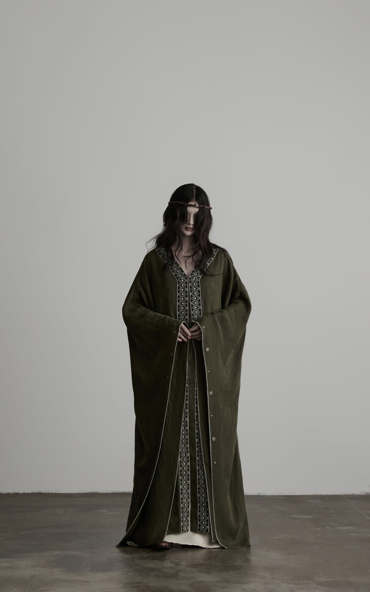 <tc>DOINDULGE</tc> Abnehmbare Kapuze Bestickter Oversize-Cape-Mantel