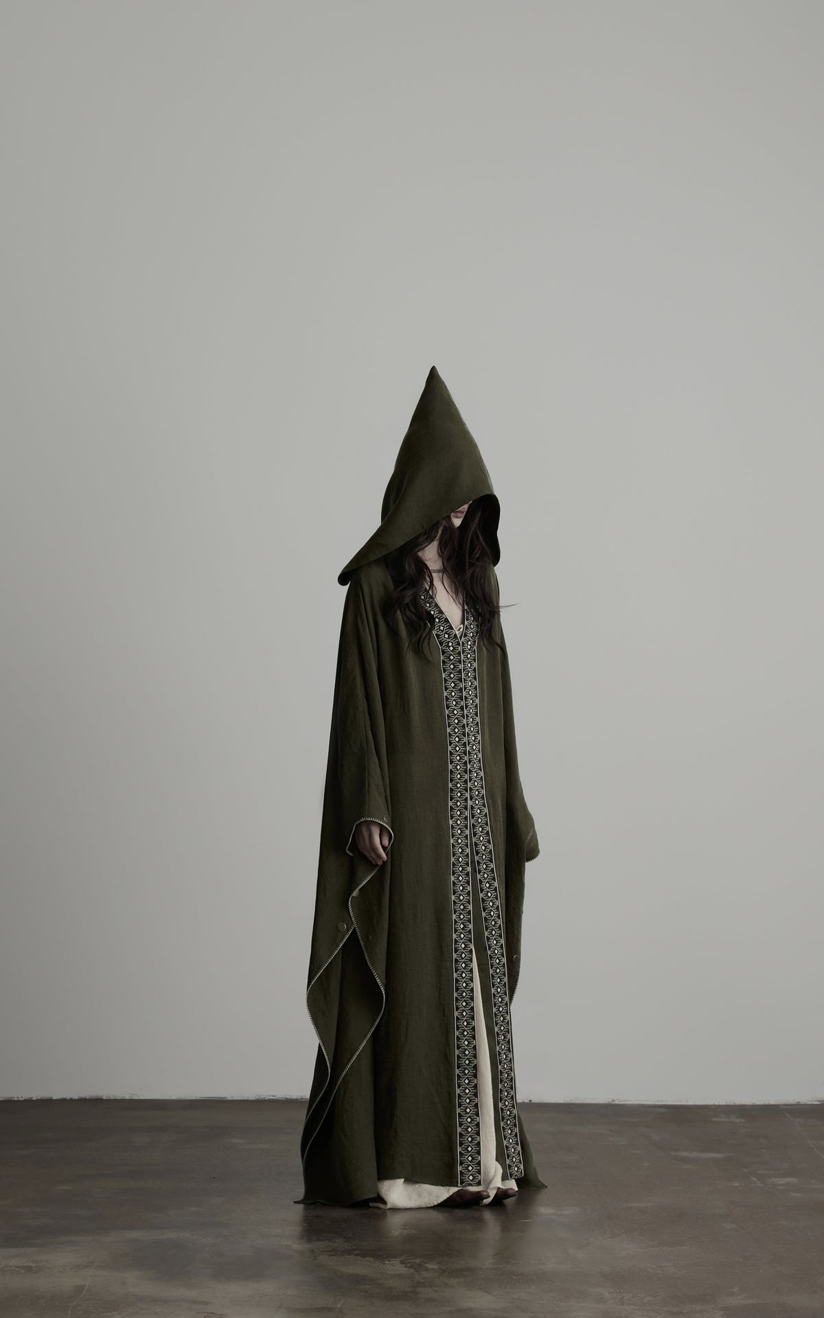 <tc>DOINDULGE</tc> Abnehmbare Kapuze Bestickter Oversize-Cape-Mantel