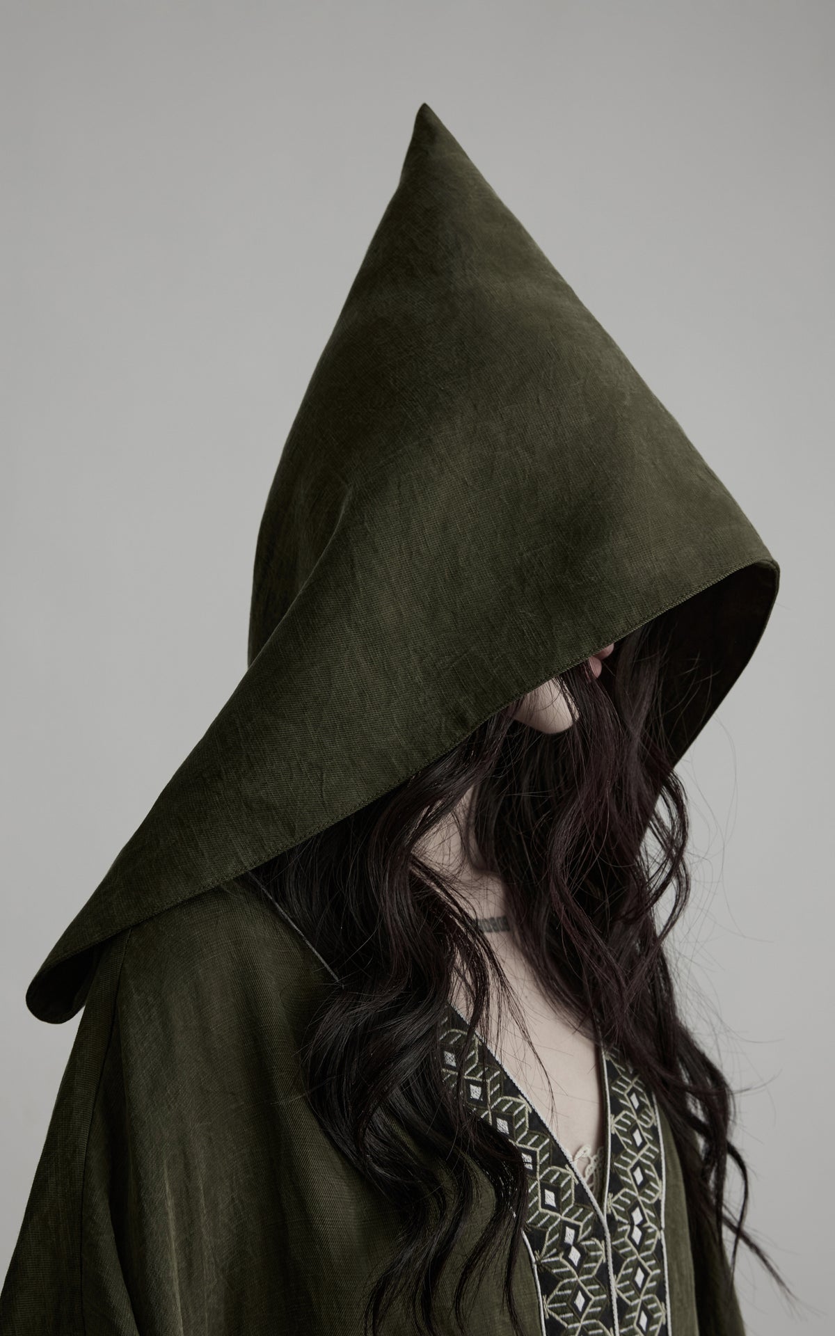 <tc>DOINDULGE</tc> Abnehmbare Kapuze Bestickter Oversize-Cape-Mantel