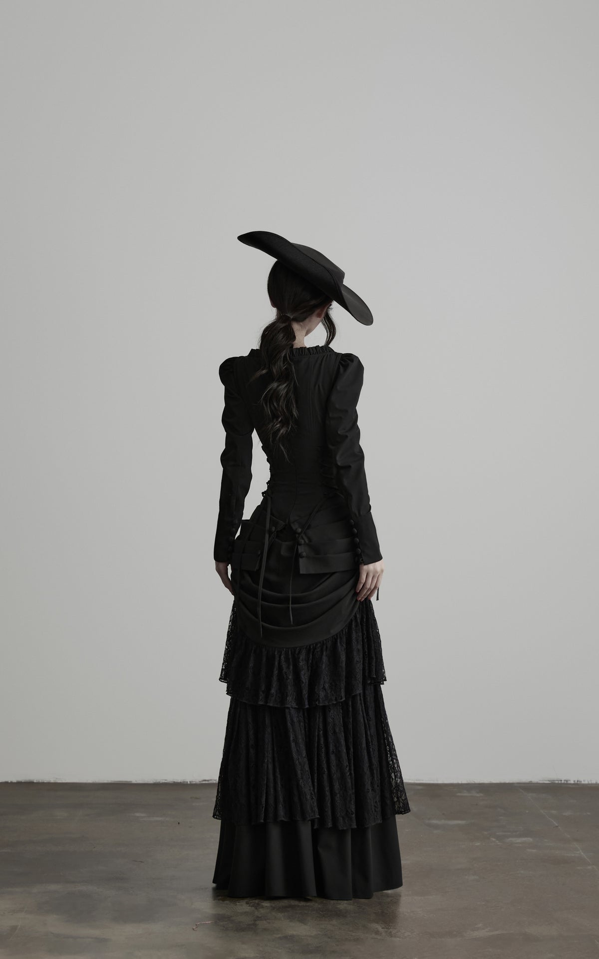 <tc>DOINDULGE</tc> Gothic Spitzen-Panel Tailliertes Maxi-Kleid