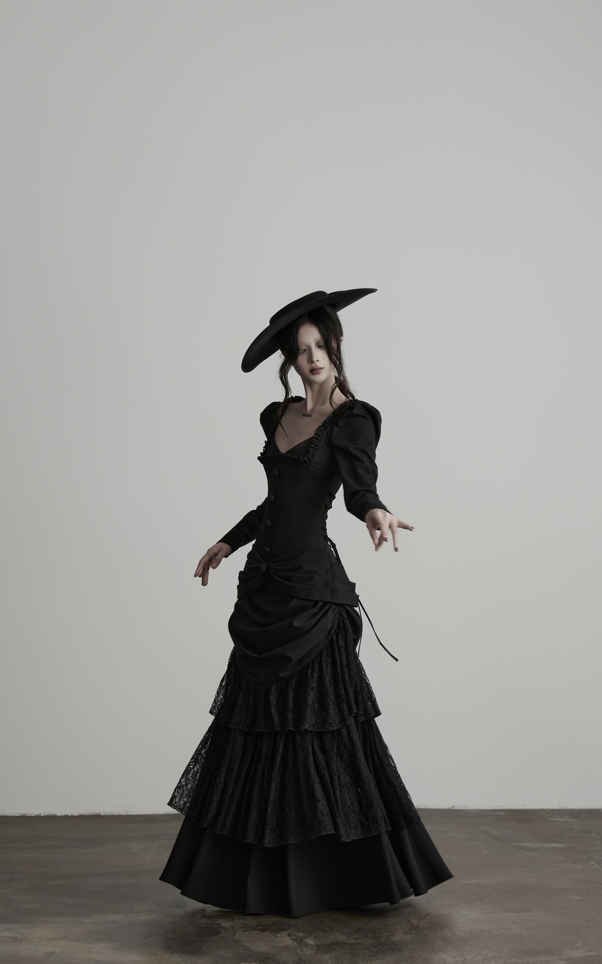 <tc>DOINDULGE</tc> Gothic Spitzen-Panel Tailliertes Maxi-Kleid