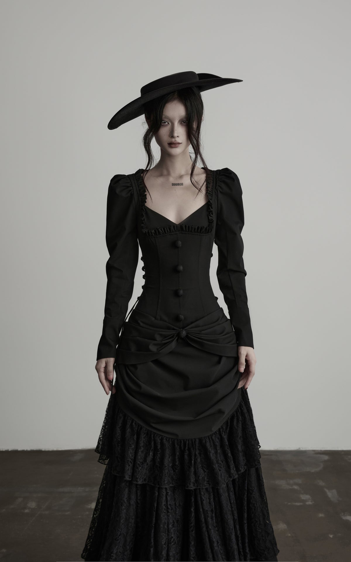 <tc>DOINDULGE</tc> Gothic Spitzen-Panel Tailliertes Maxi-Kleid