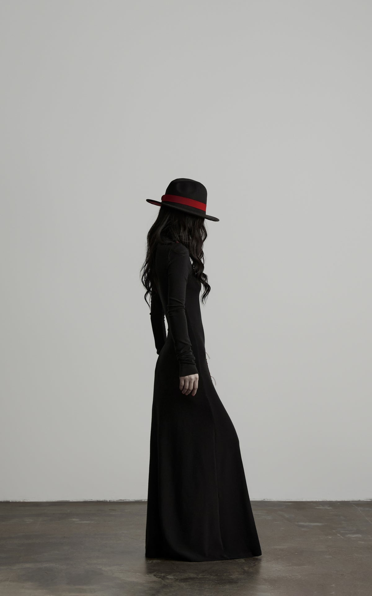 <tc>DOINDULGE</tc> Maxi-Strickkleid mit hohem Kragen und Kontrastnähten